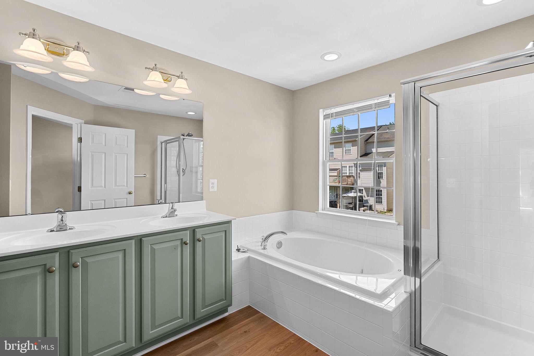 LAKELAND PLACE - Residential