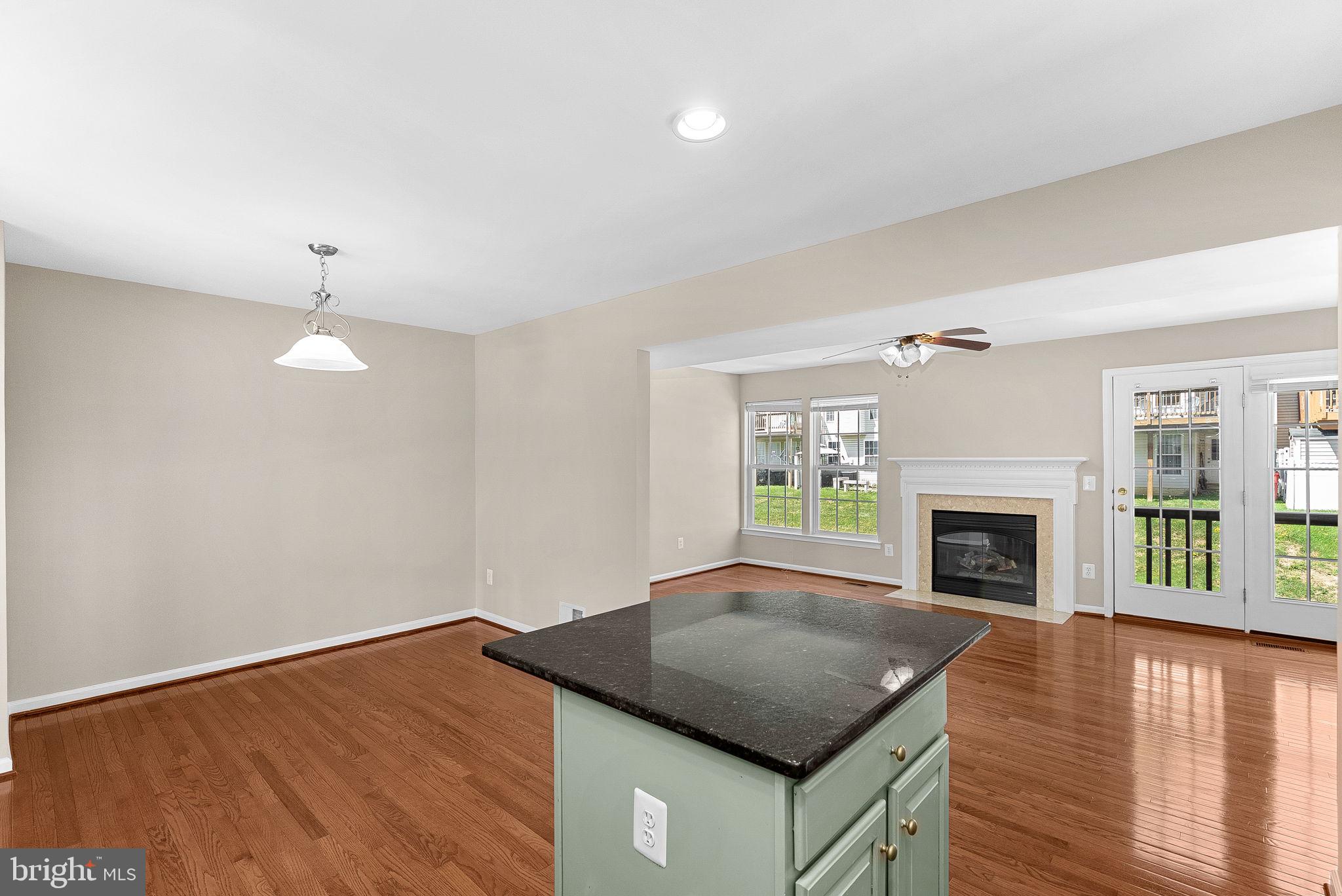 LAKELAND PLACE - Residential