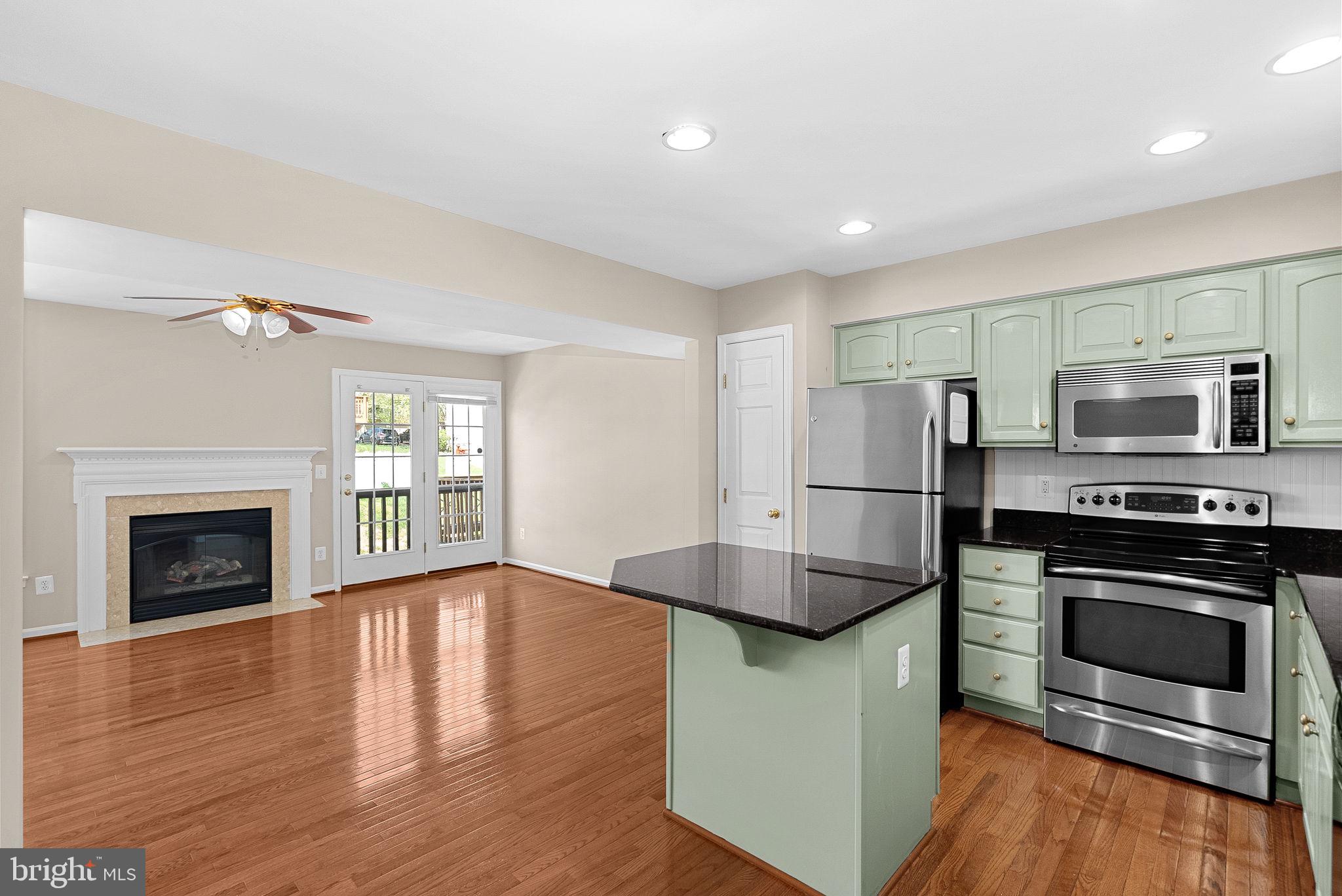 LAKELAND PLACE - Residential