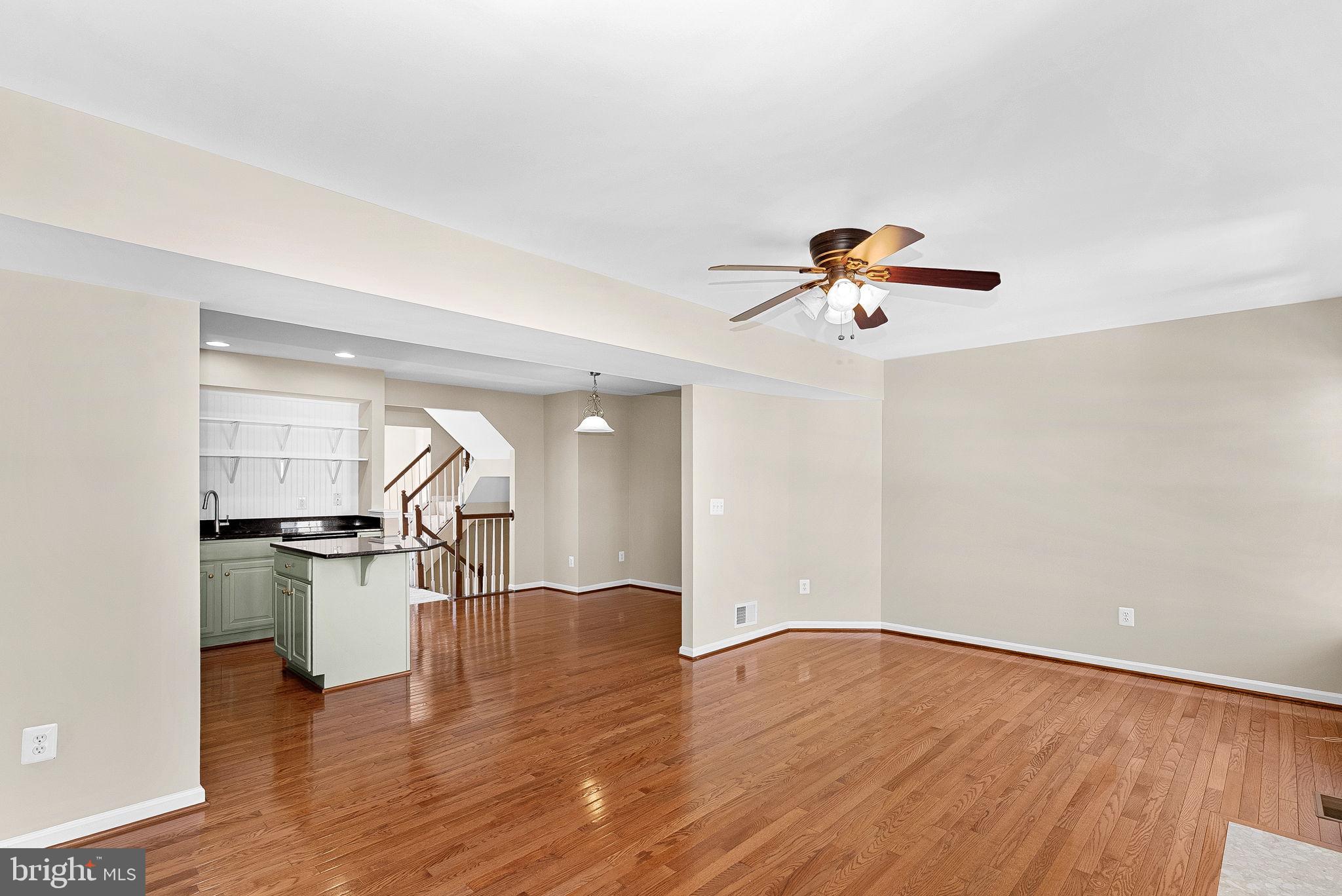 LAKELAND PLACE - Residential