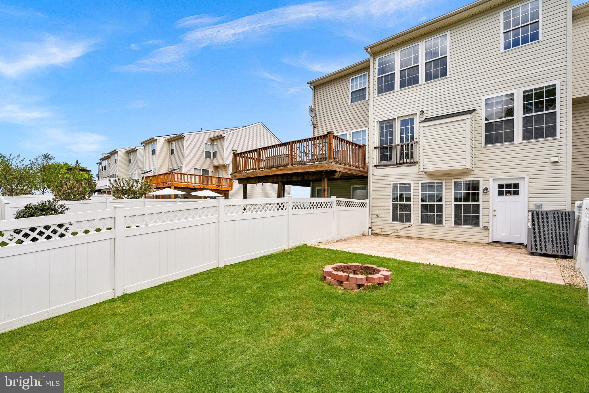 LAKELAND PLACE - Residential