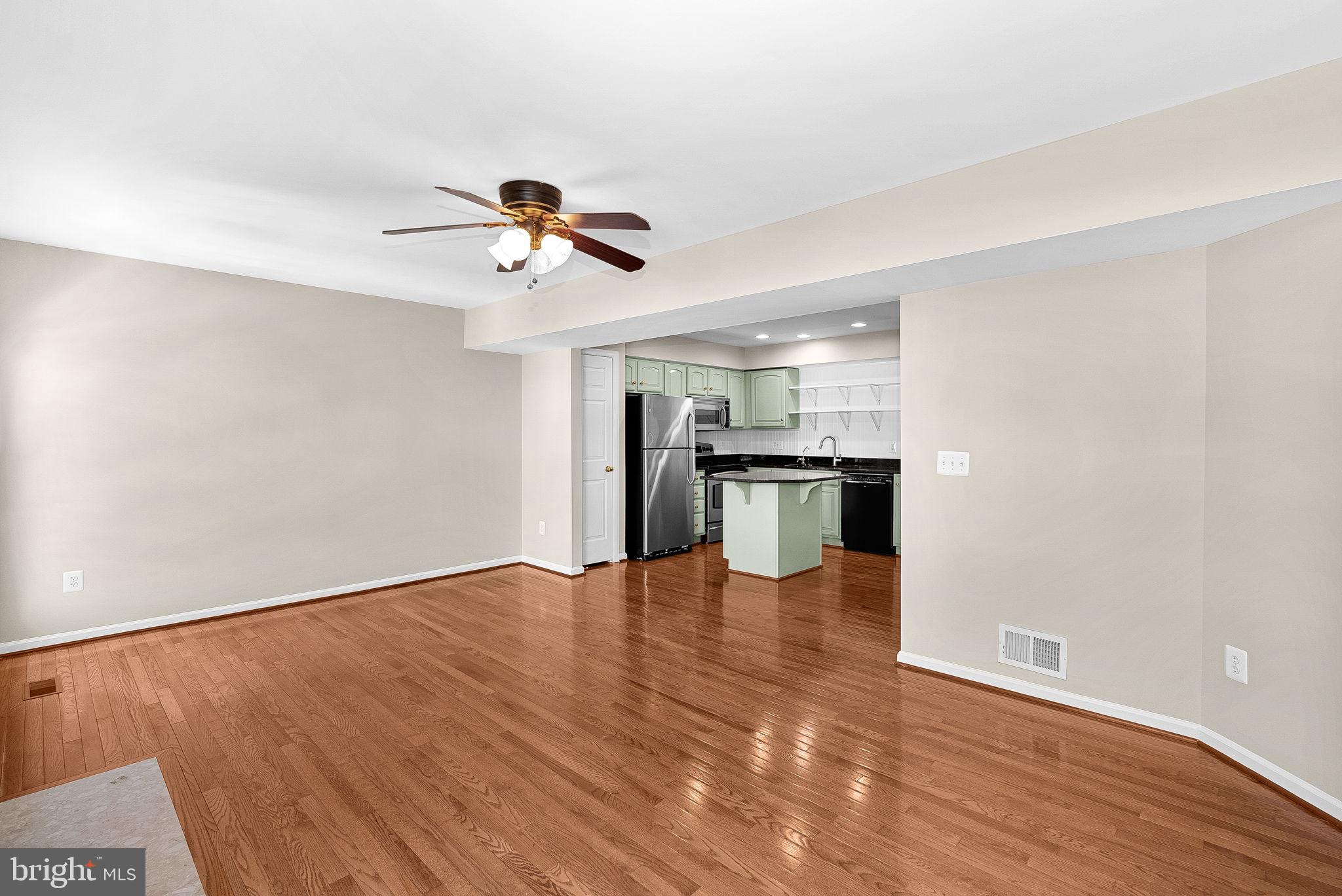 LAKELAND PLACE - Residential