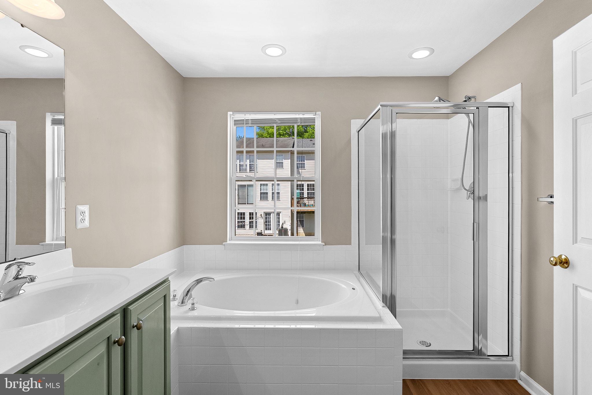 LAKELAND PLACE - Residential