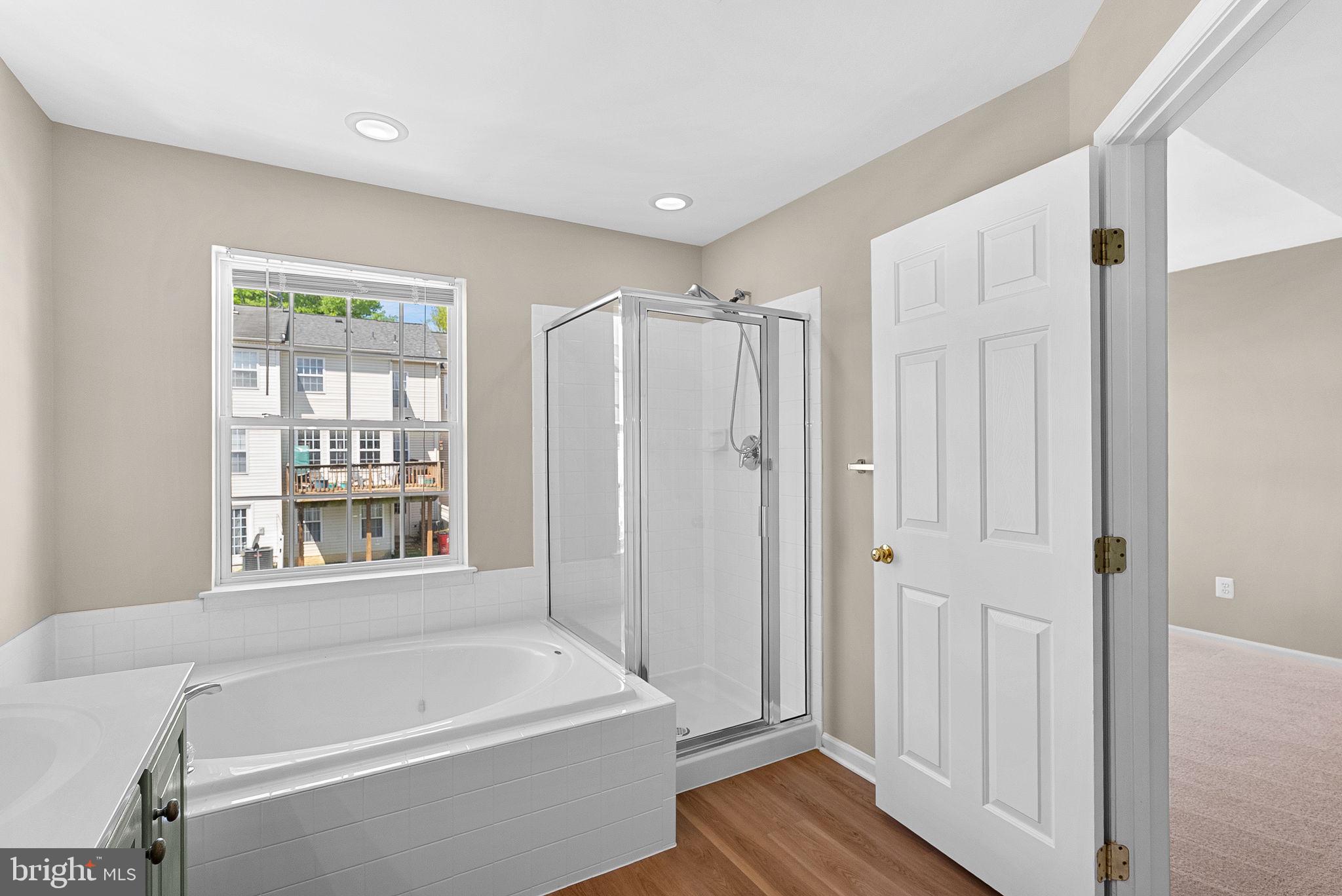 LAKELAND PLACE - Residential