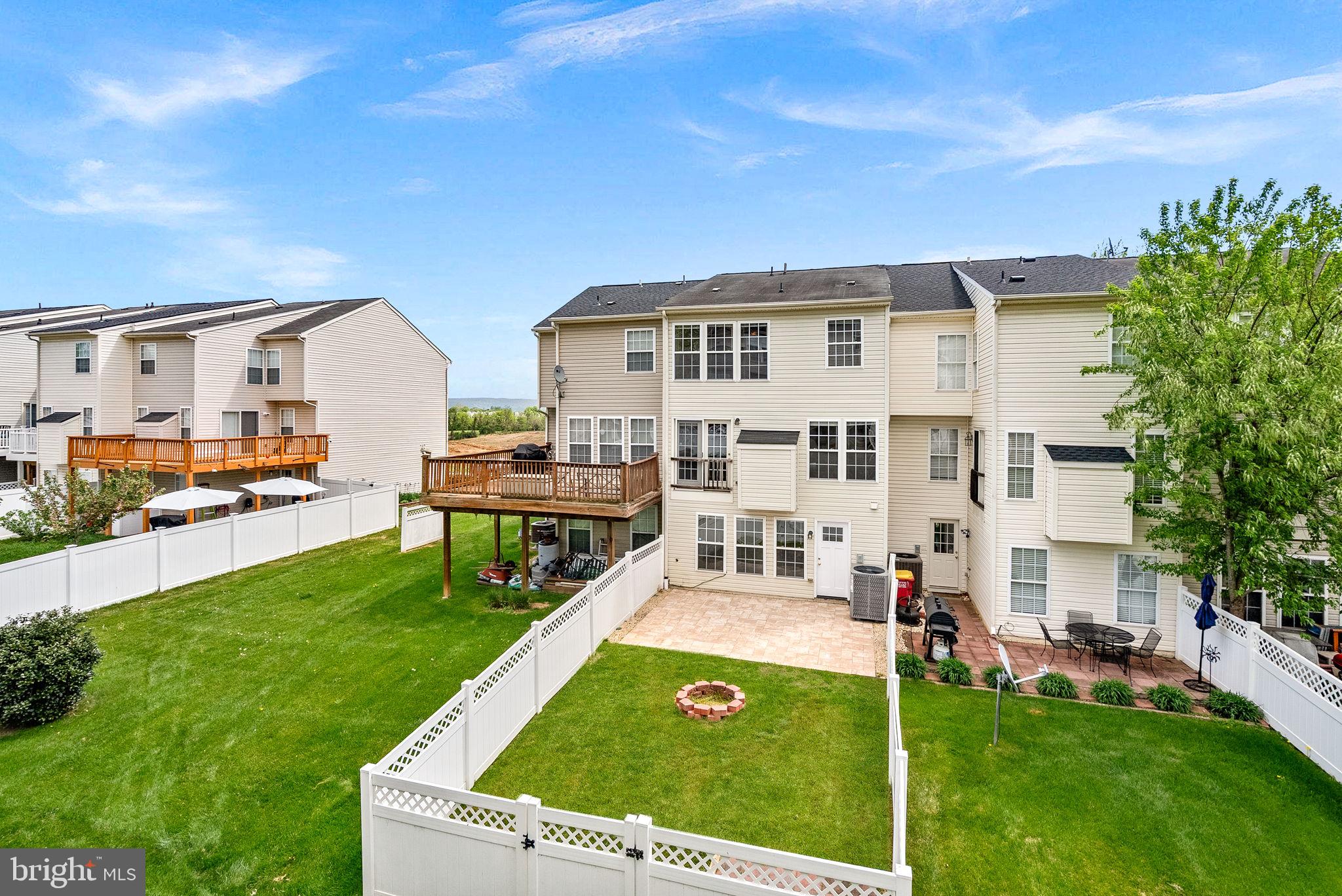LAKELAND PLACE - Residential
