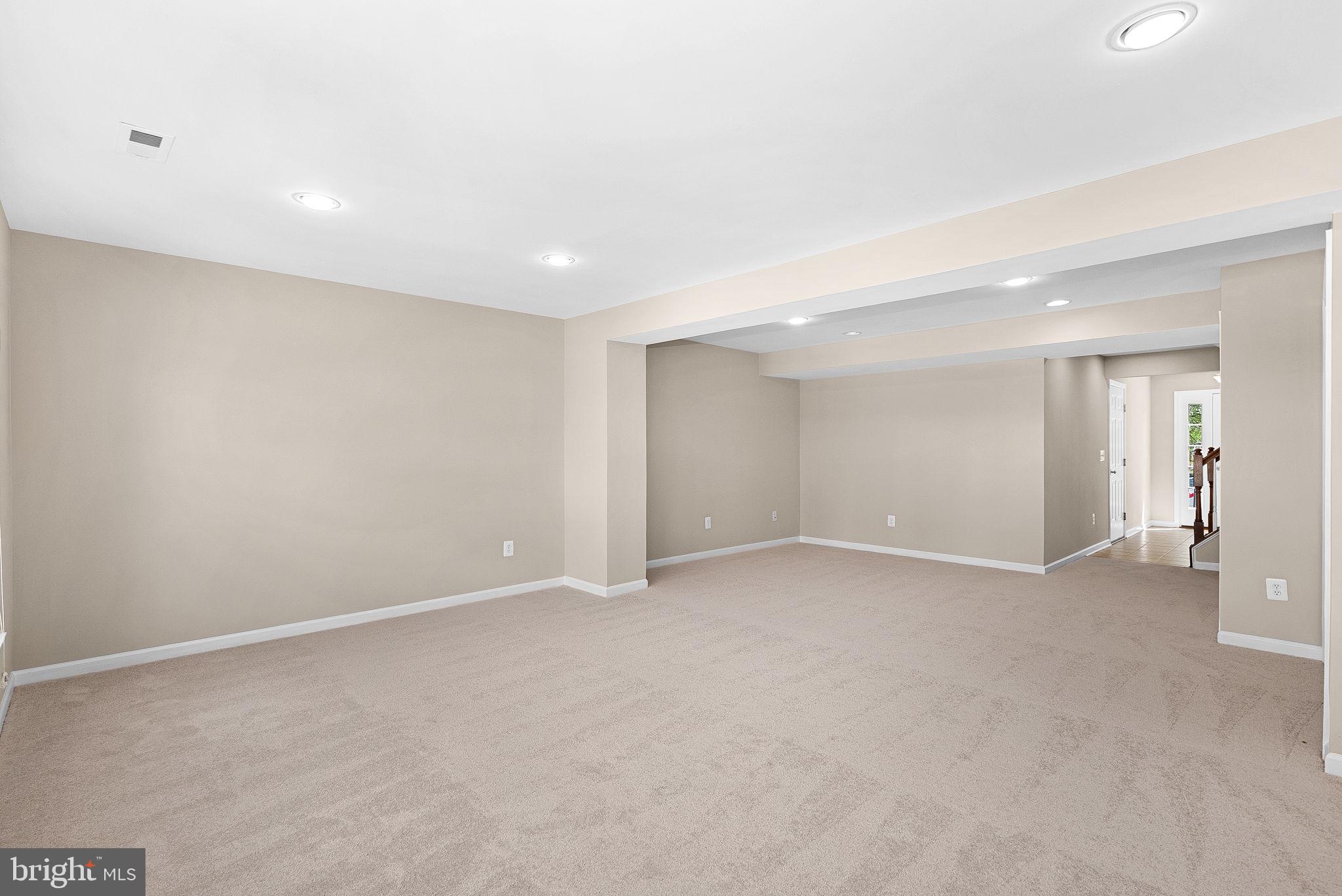 LAKELAND PLACE - Residential