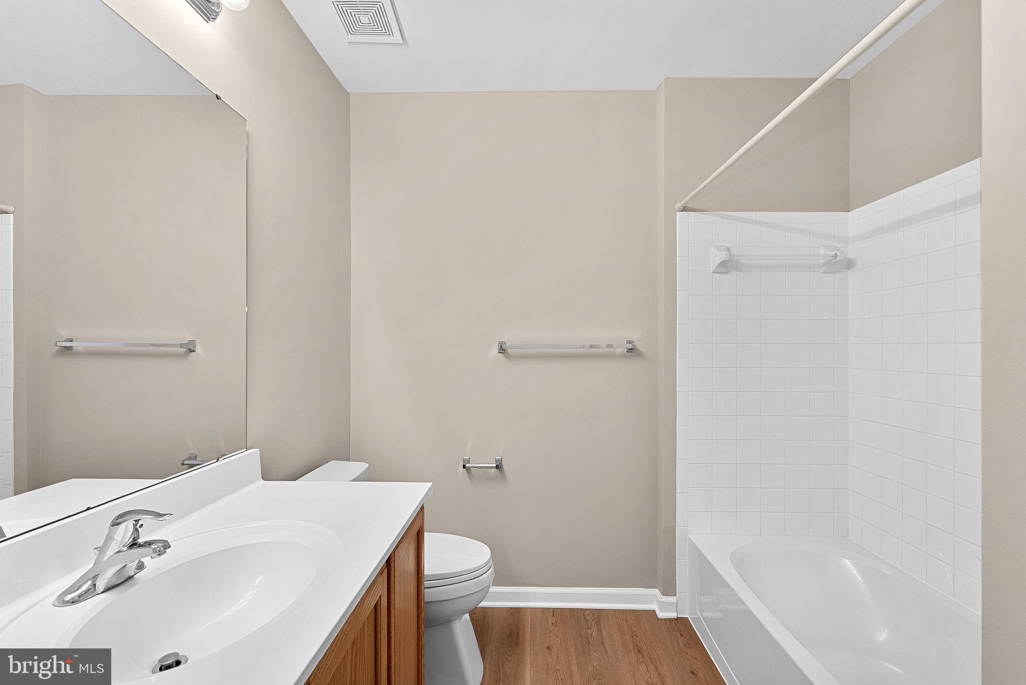 LAKELAND PLACE - Residential