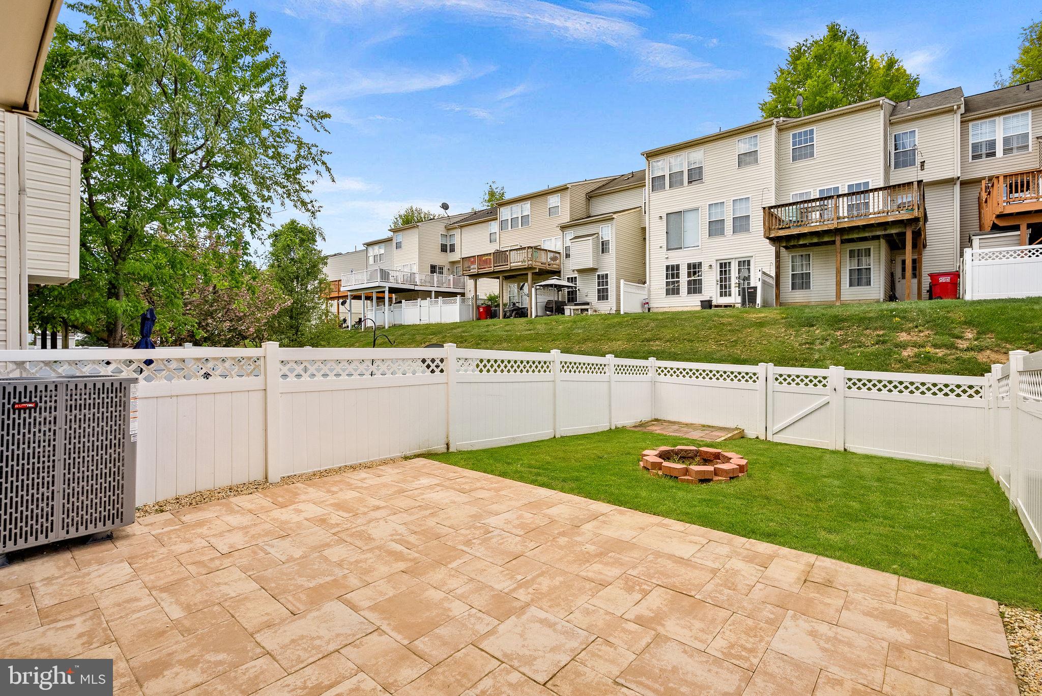 LAKELAND PLACE - Residential