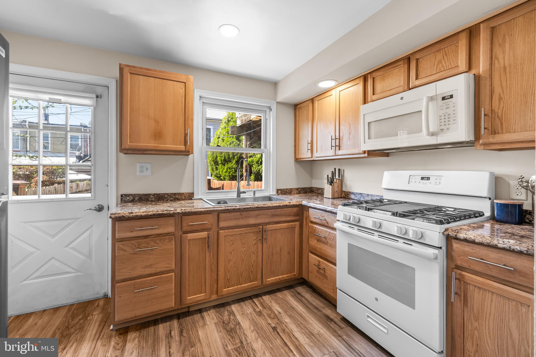 LOCUST POINT - Residential