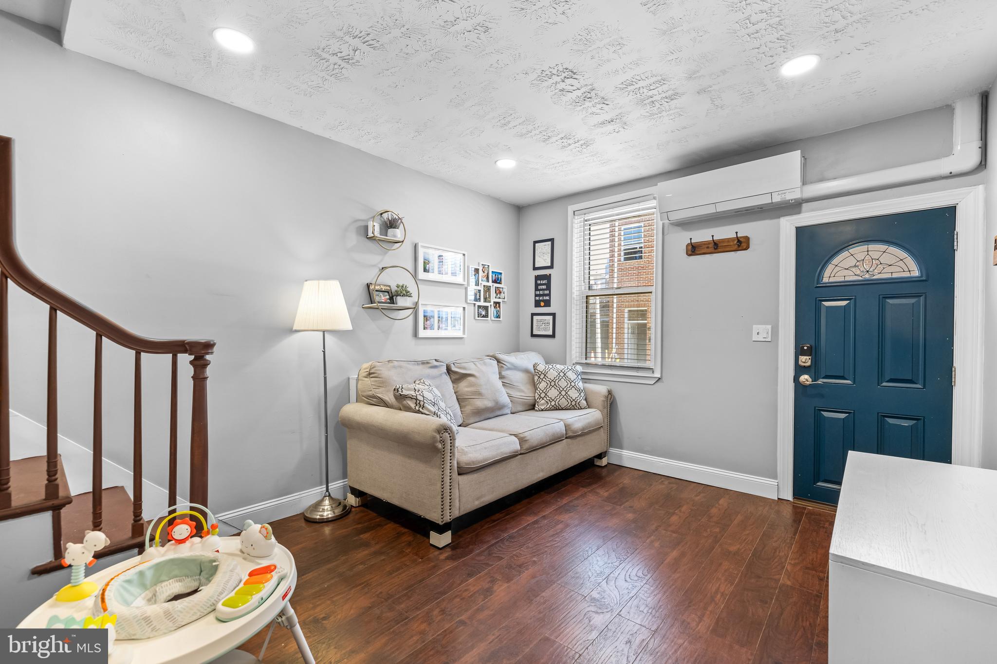 LOCUST POINT - Residential