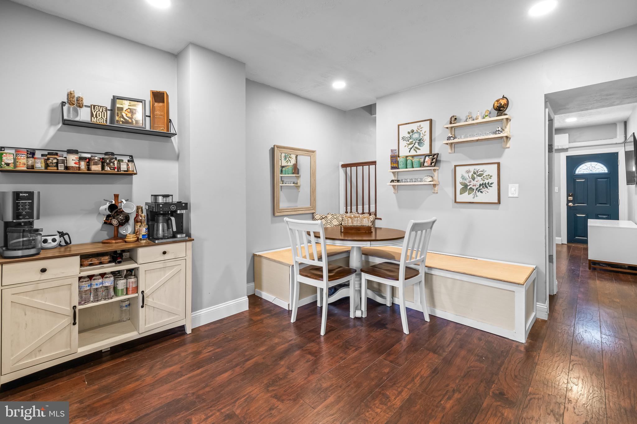 LOCUST POINT - Residential