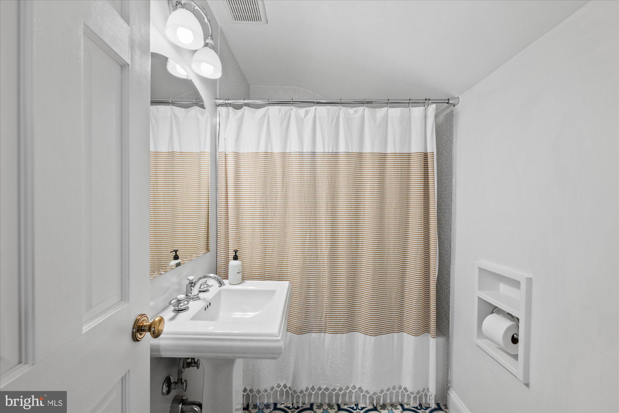 CRYSTAL SPRING KNOLLS - Residential