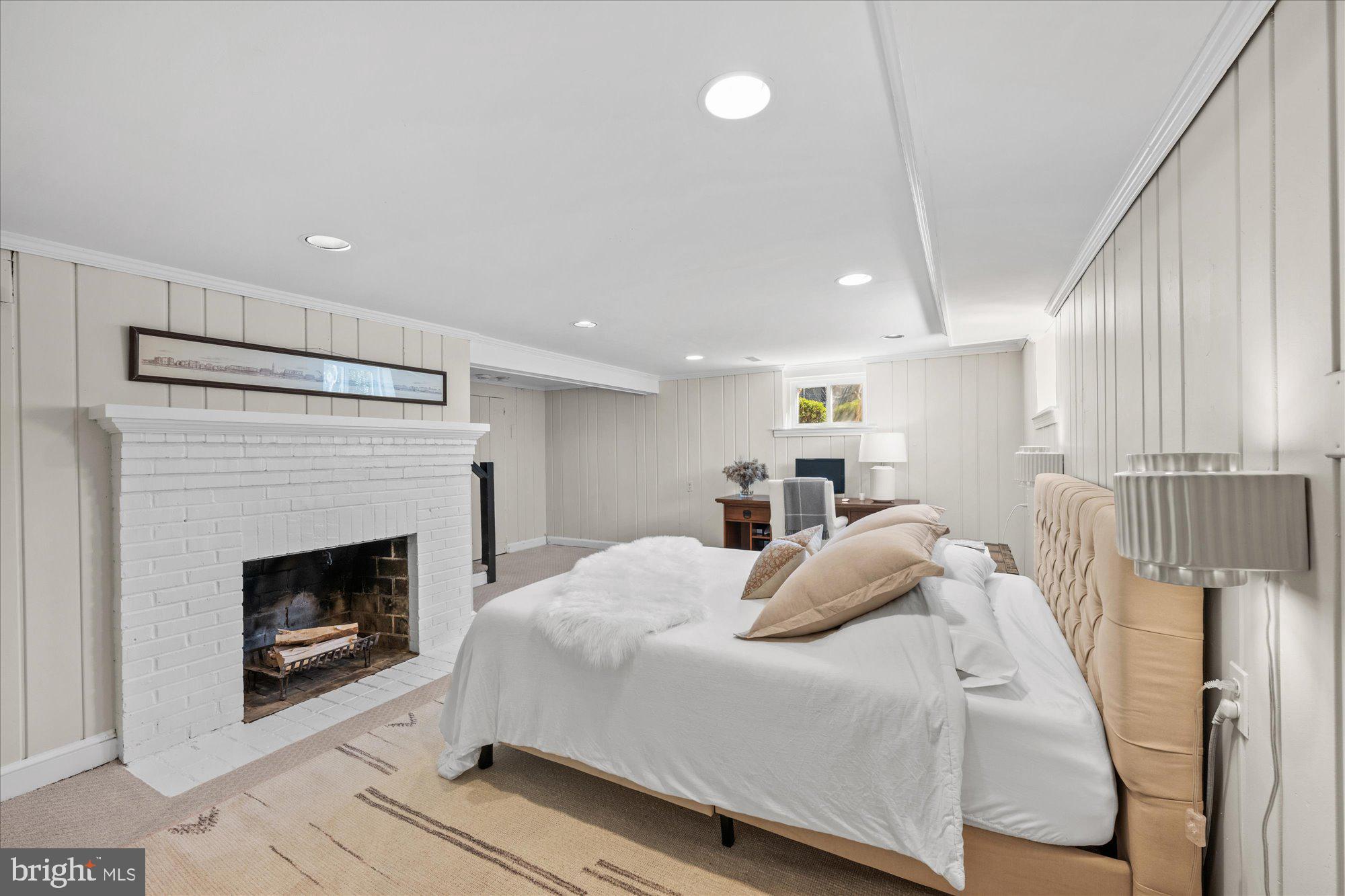 CRYSTAL SPRING KNOLLS - Residential