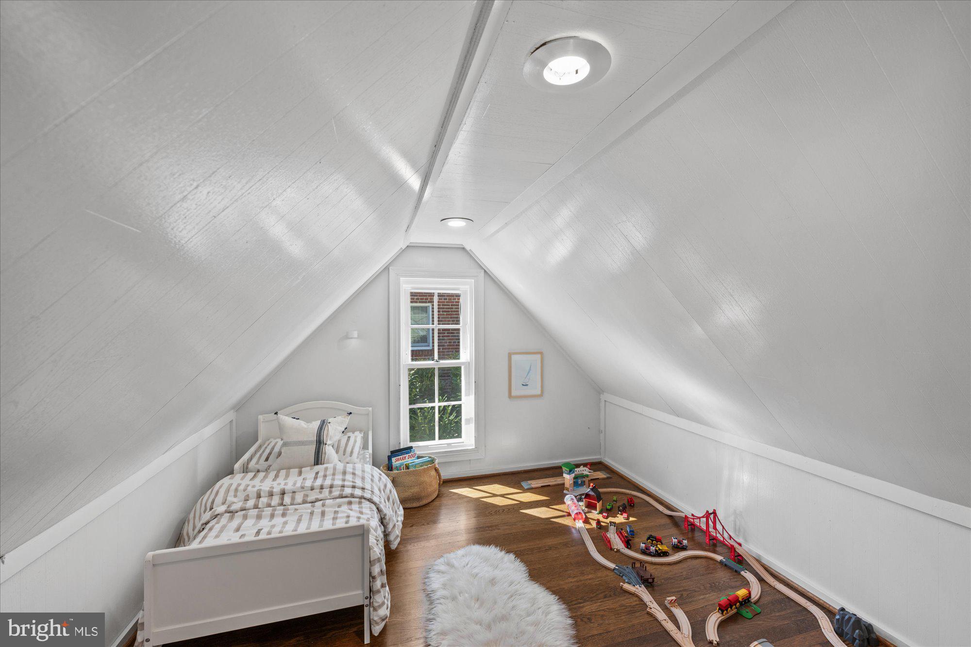 CRYSTAL SPRING KNOLLS - Residential