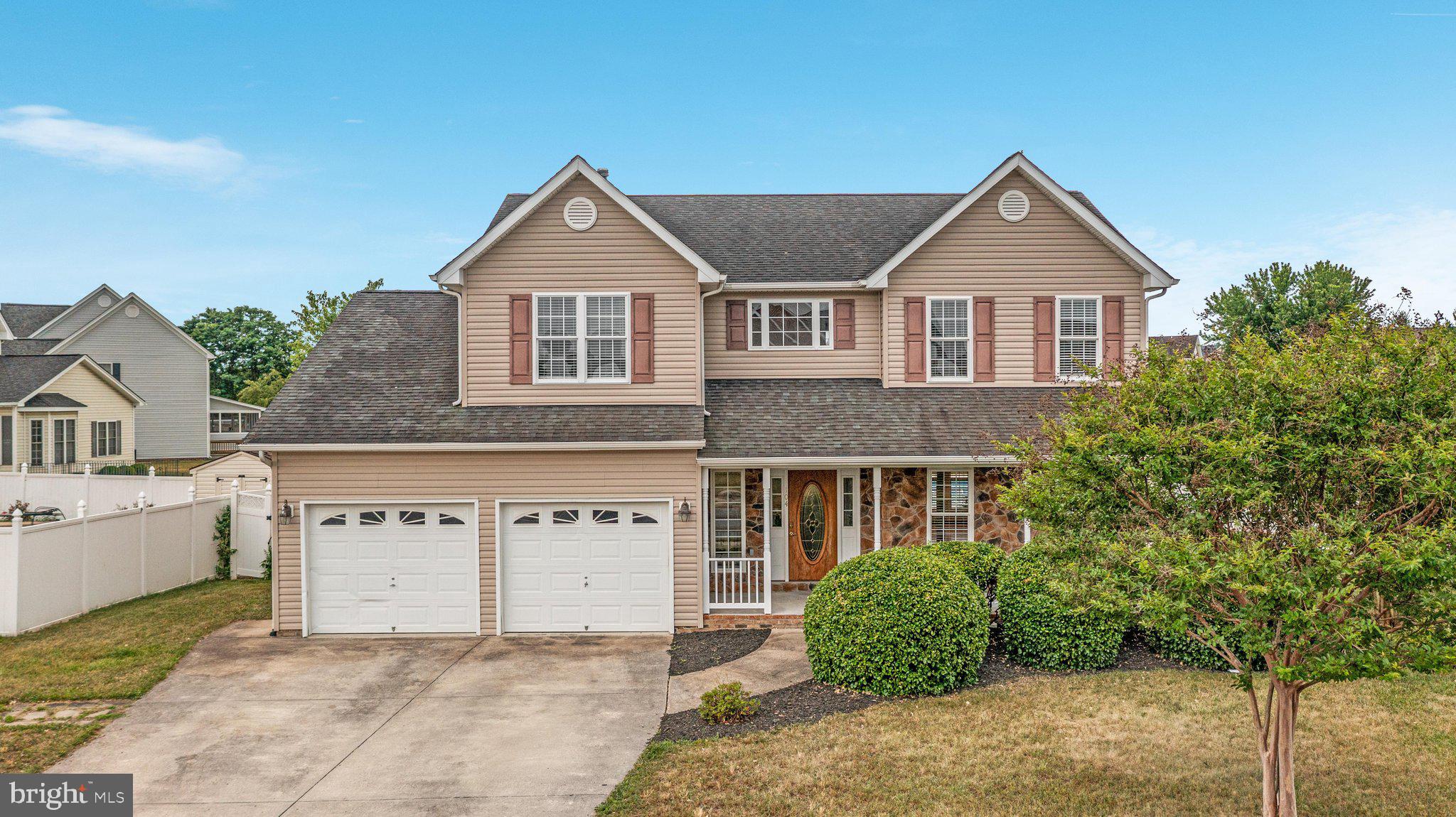 104 LARIAT COURT