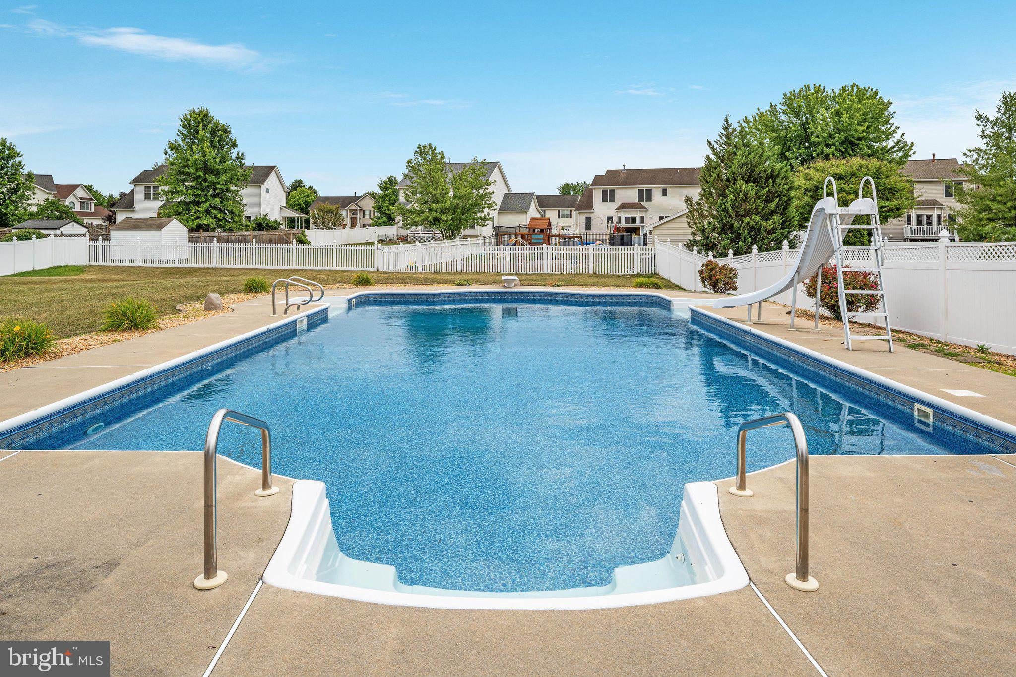 104 LARIAT COURT