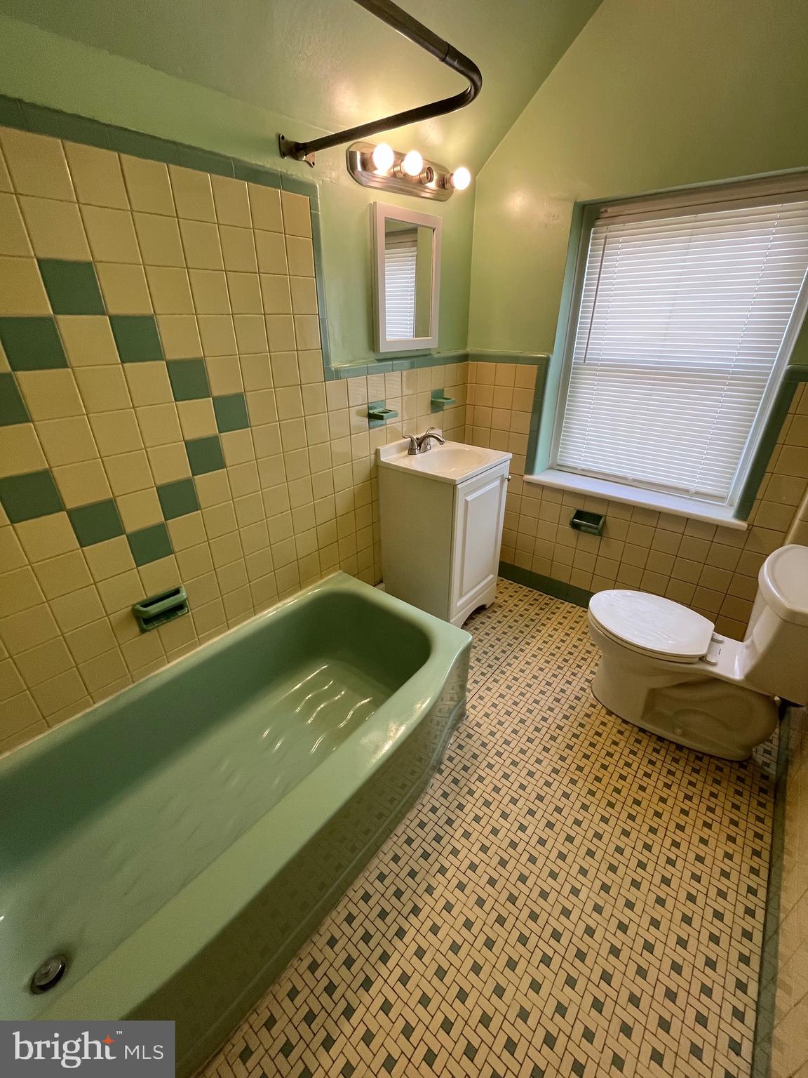 RHAWNHURST - Residential Lease