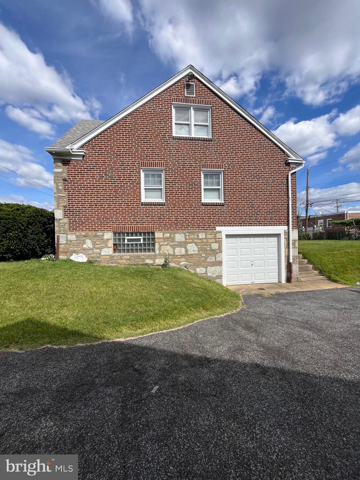 RHAWNHURST - Residential Lease