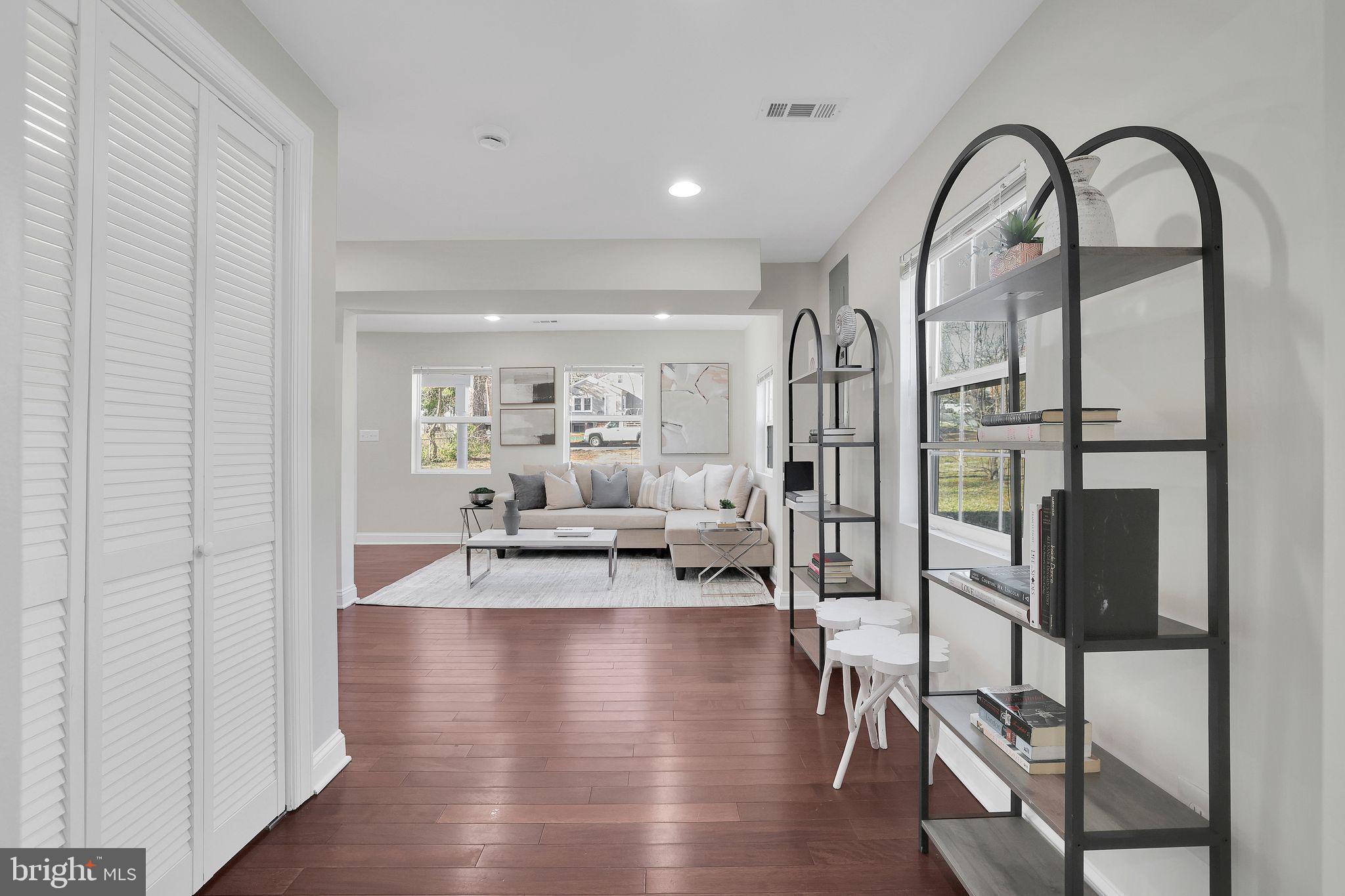 RIVERDALE HEIGHTS - Residential