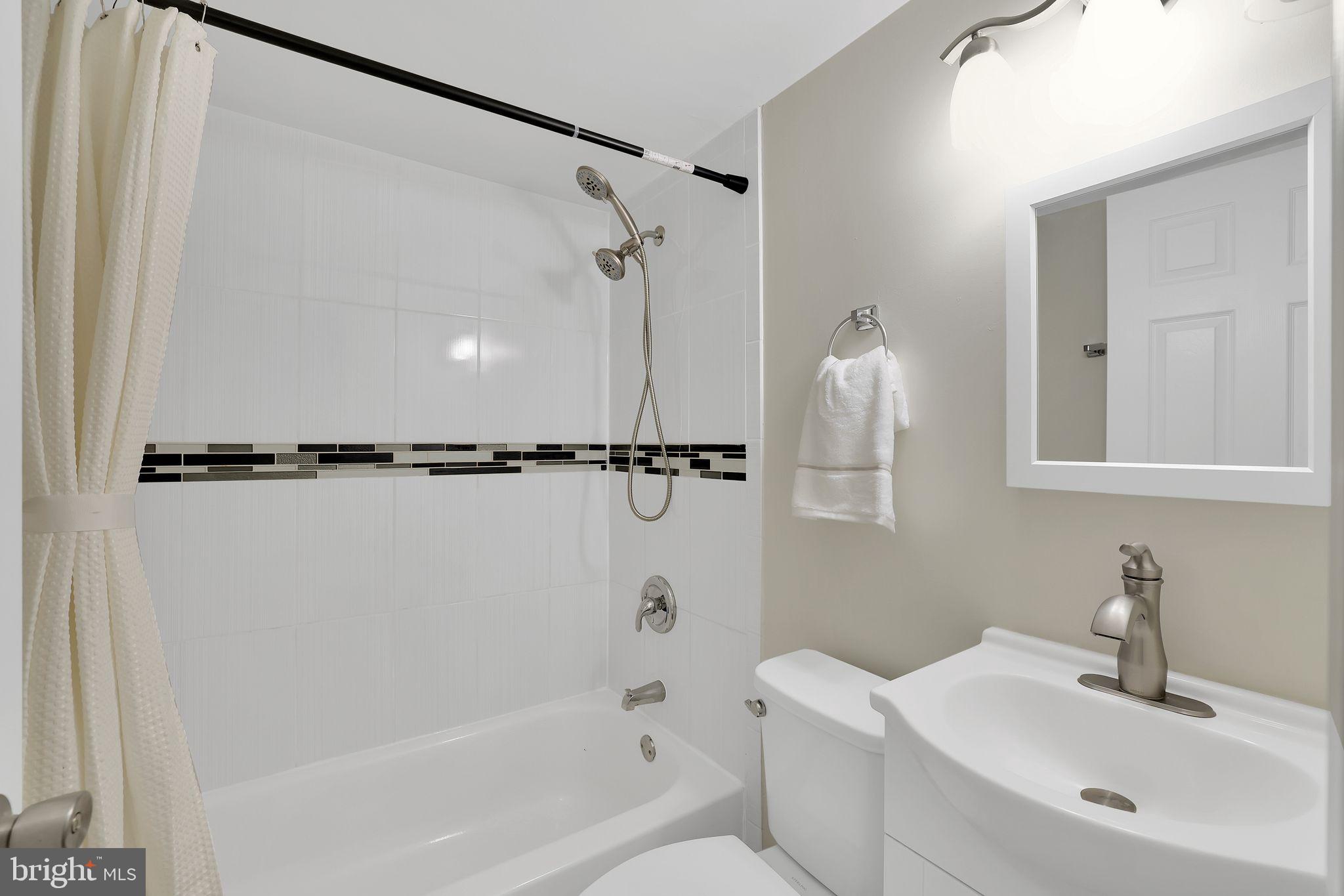 RIVERDALE HEIGHTS - Residential