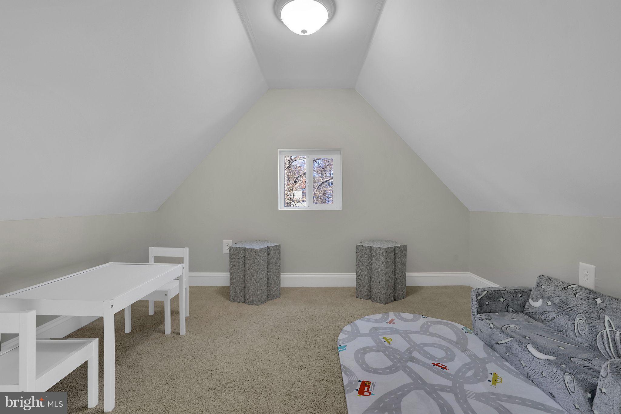 RIVERDALE HEIGHTS - Residential