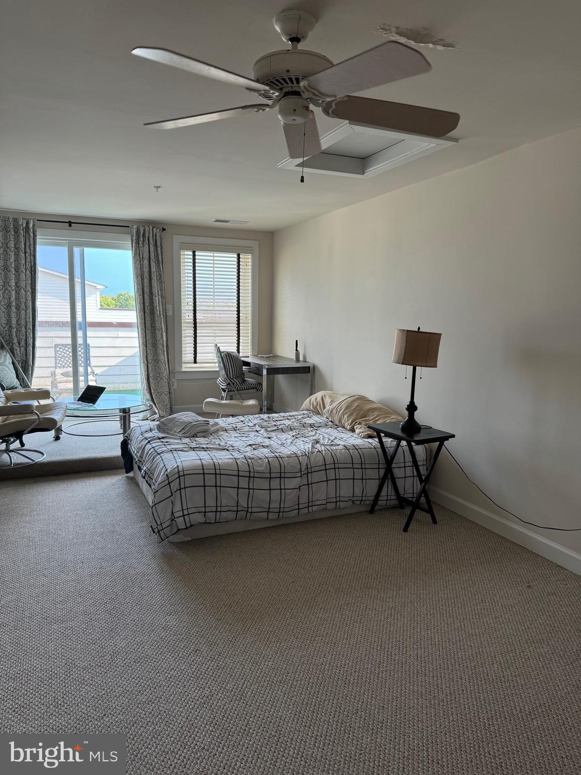 ONE LOUDOUN LAND BAY B - Residential Lease