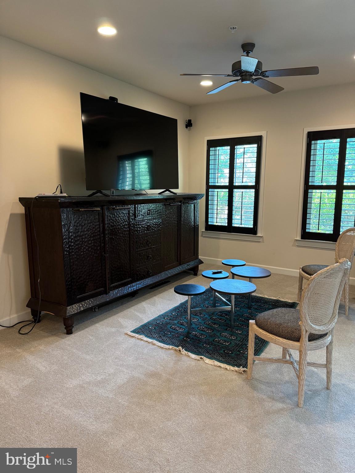 ONE LOUDOUN LAND BAY B - Residential Lease