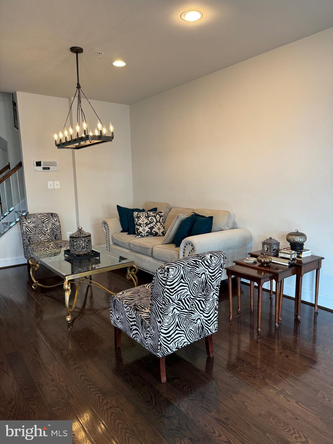 ONE LOUDOUN LAND BAY B - Residential Lease