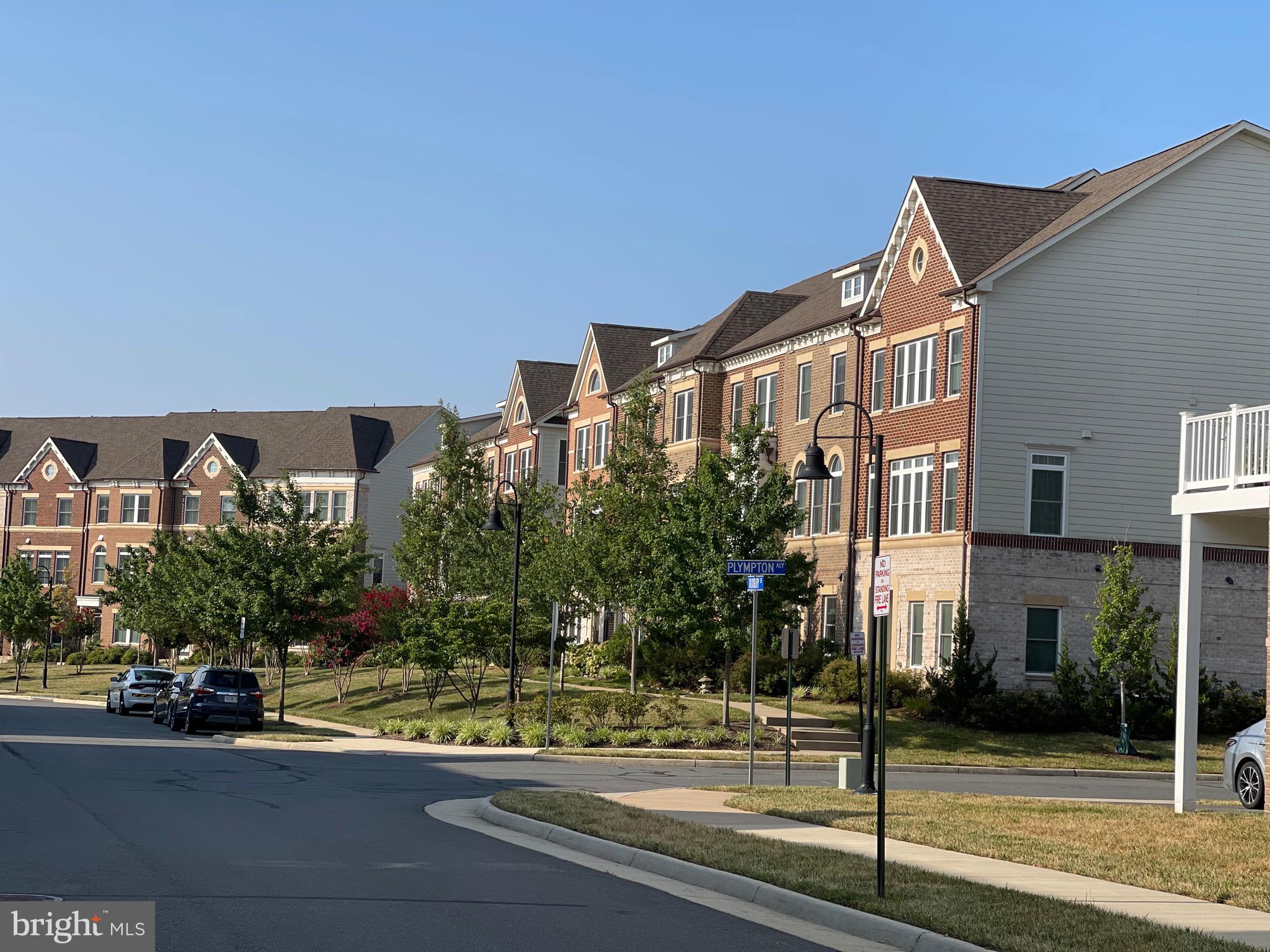 ONE LOUDOUN LAND BAY B - Residential Lease