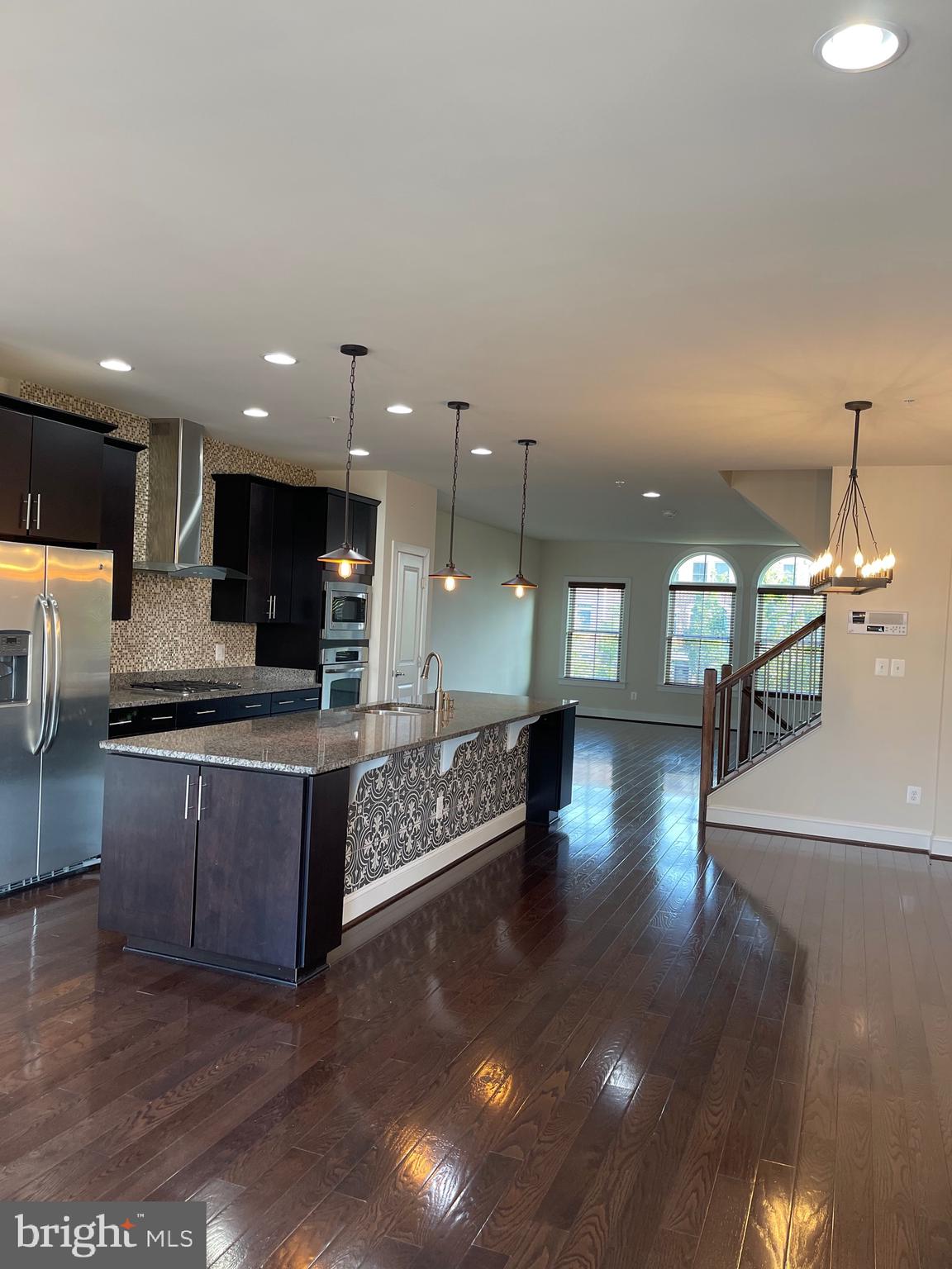 ONE LOUDOUN LAND BAY B - Residential Lease