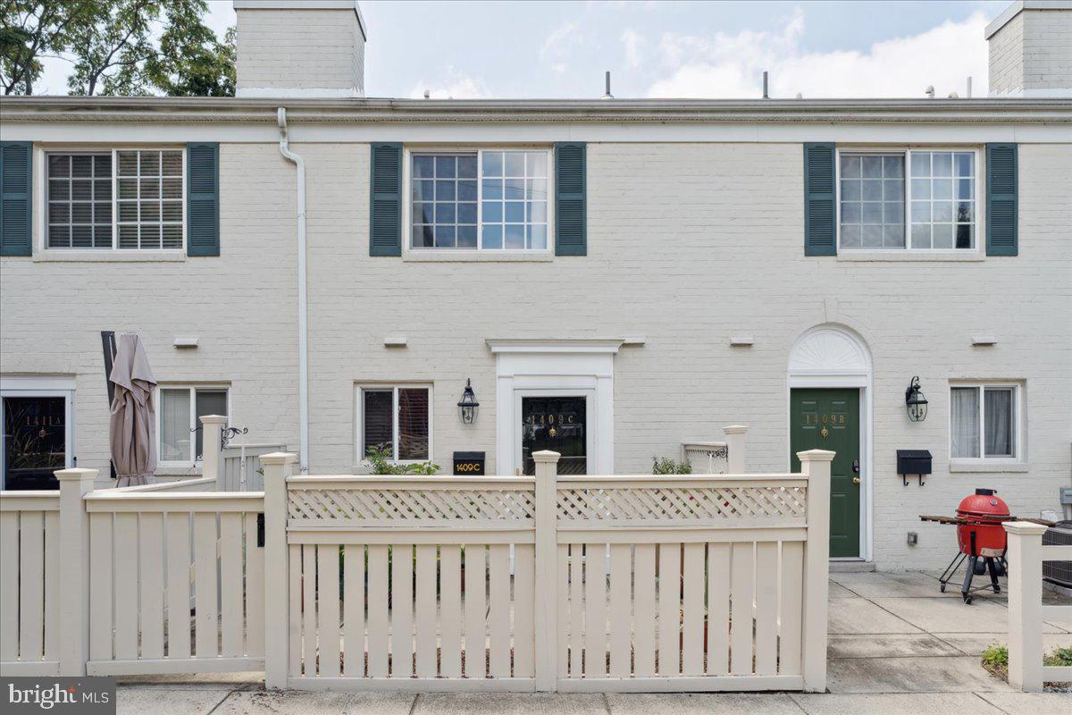 PARKSIDE AT ALEXANDRIA - Residential