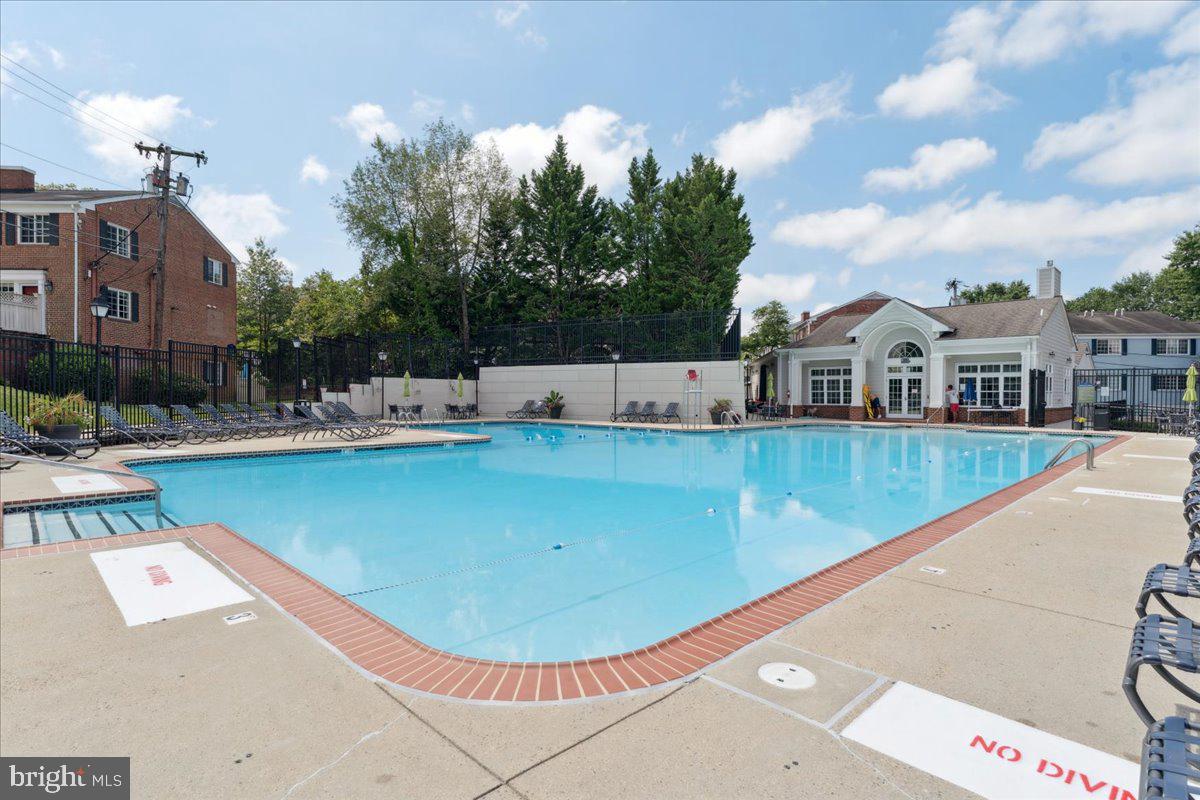 PARKSIDE AT ALEXANDRIA - Residential