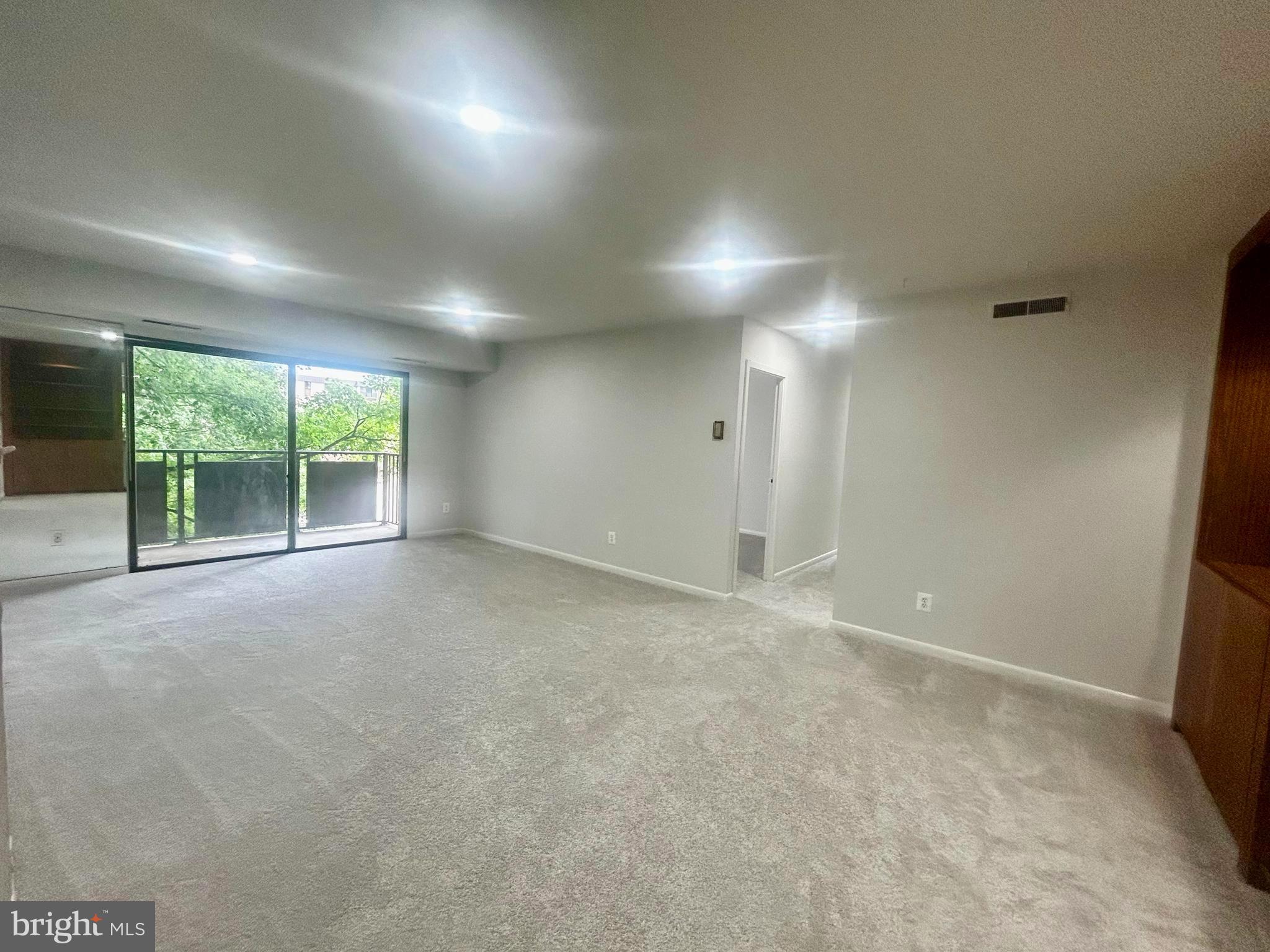 6001 ARLINGTON BOULEVARD 423