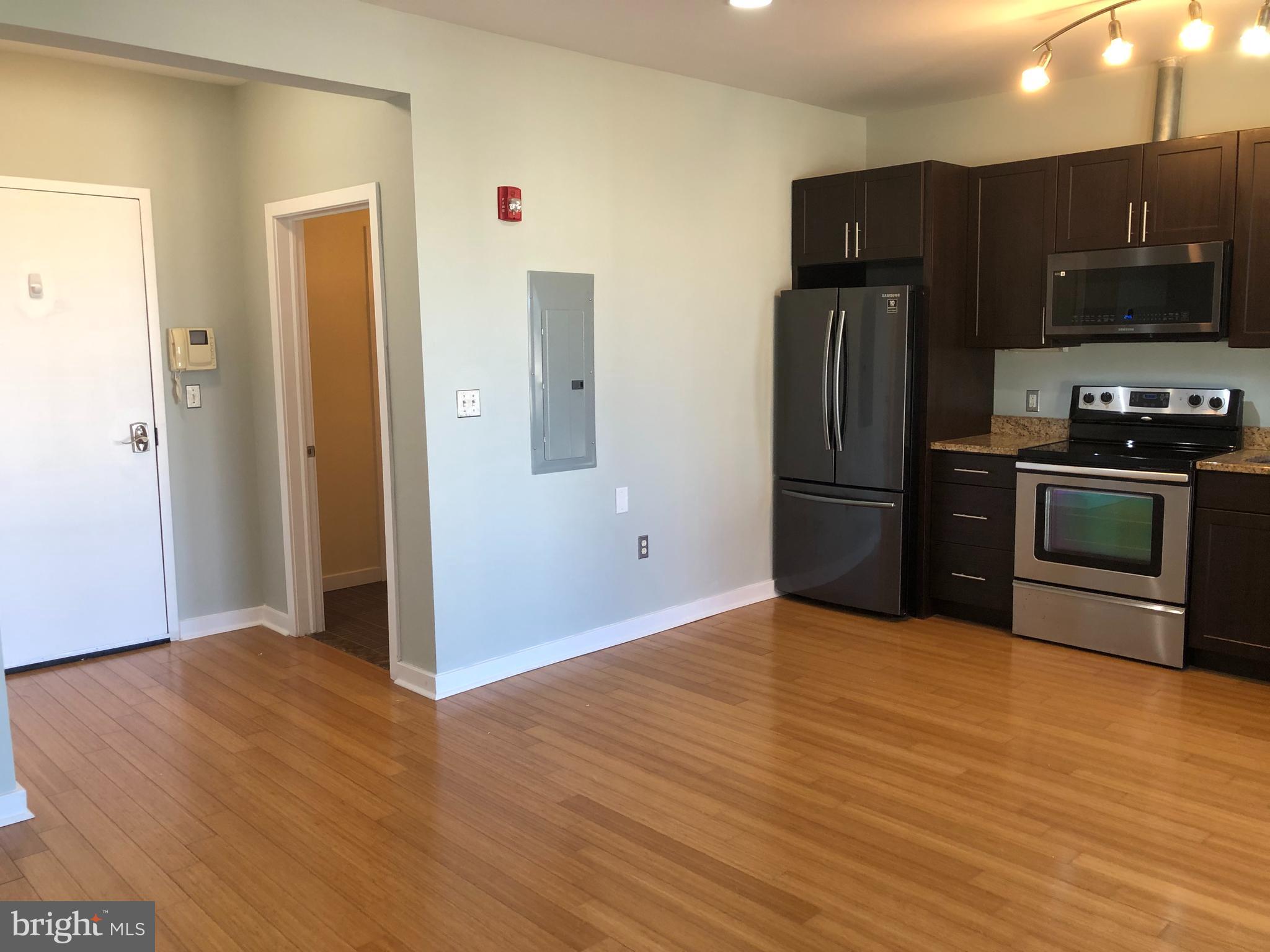 UNIVERSITY CITY - Residential Lease