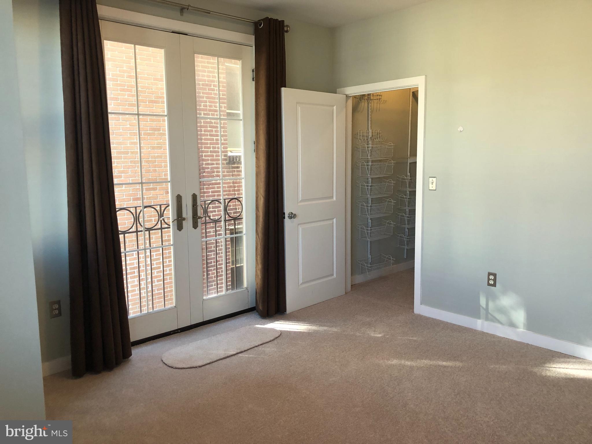 UNIVERSITY CITY - Residential Lease