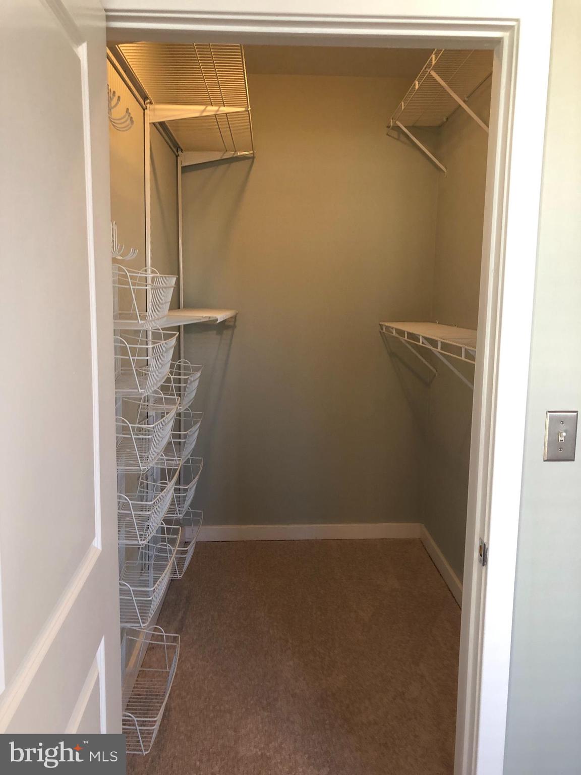 UNIVERSITY CITY - Residential Lease