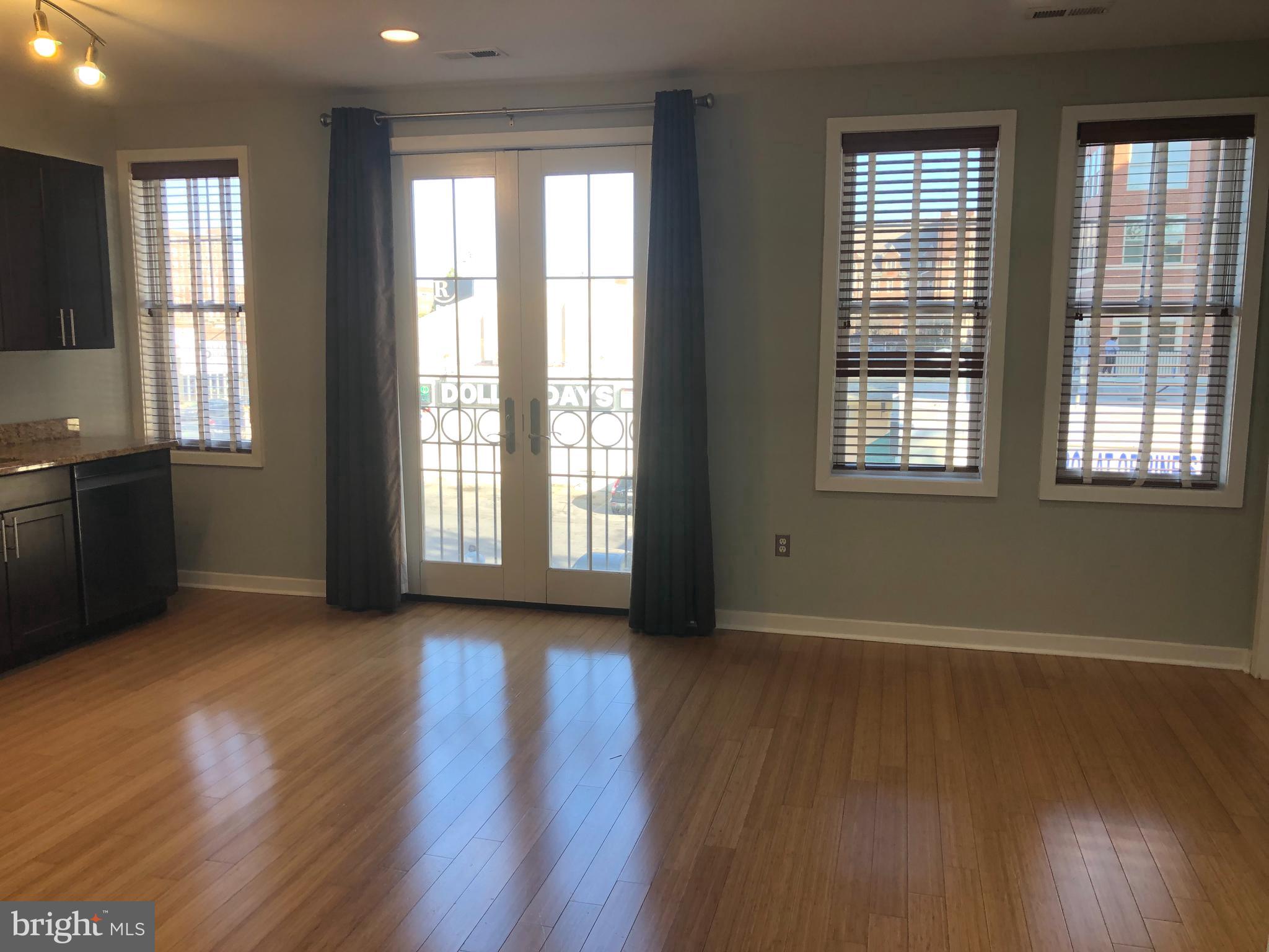 UNIVERSITY CITY - Residential Lease