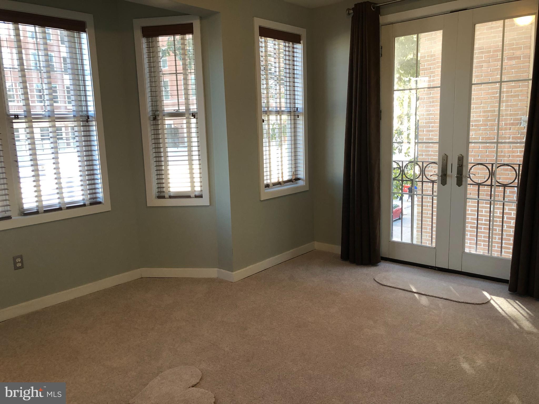 UNIVERSITY CITY - Residential Lease