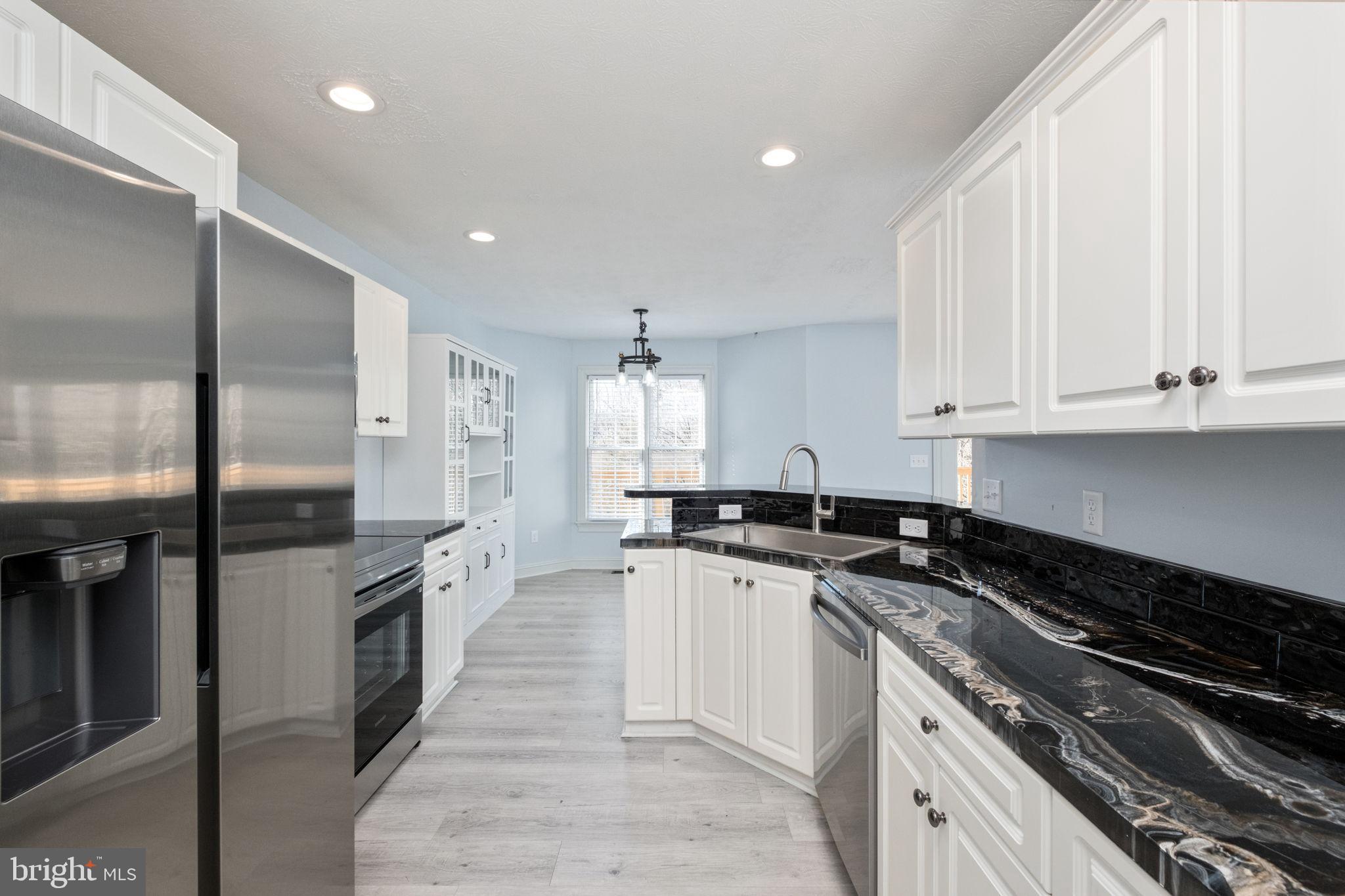 HAMPSHIRE ESTATES - Residential