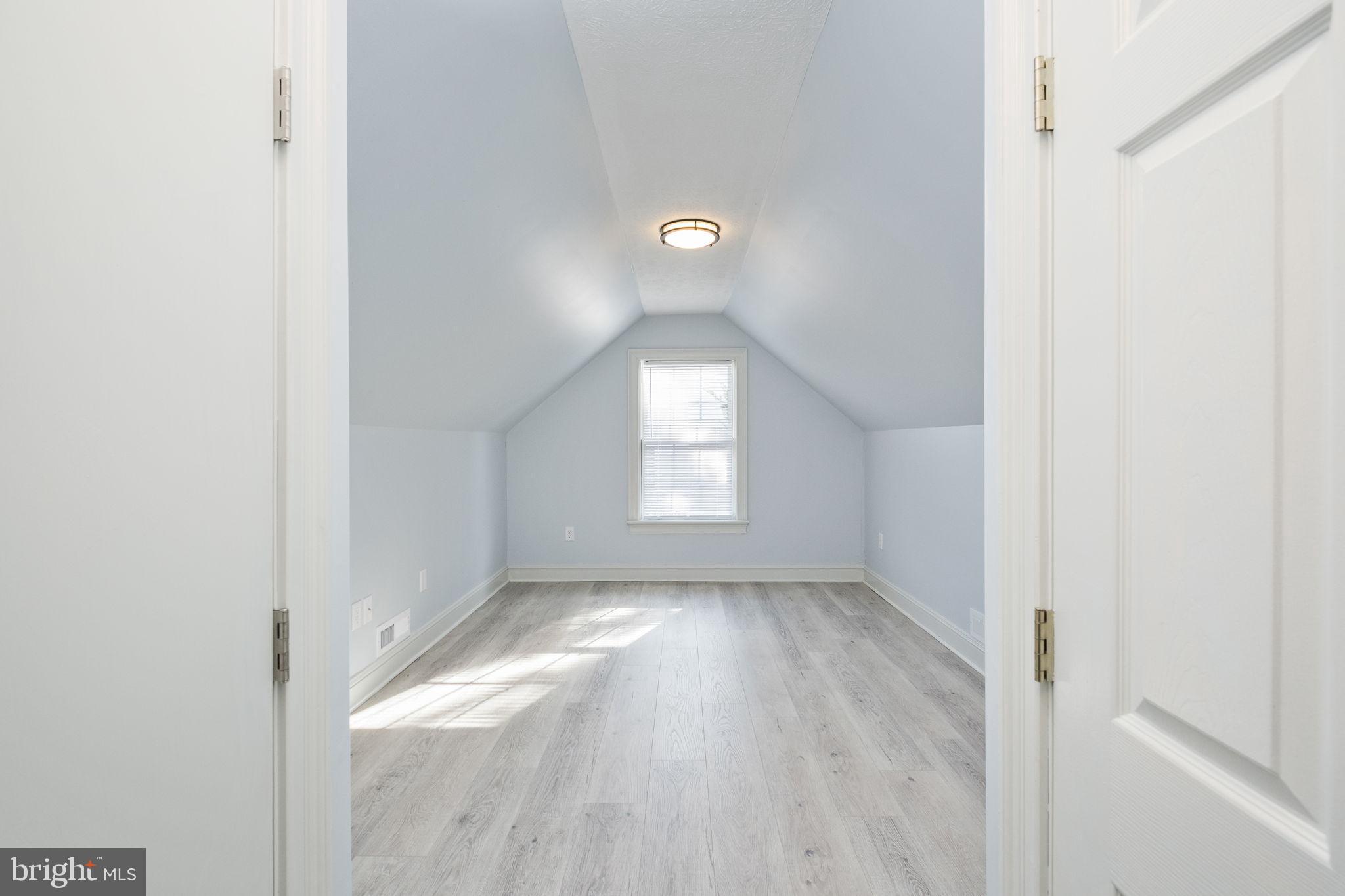 HAMPSHIRE ESTATES - Residential