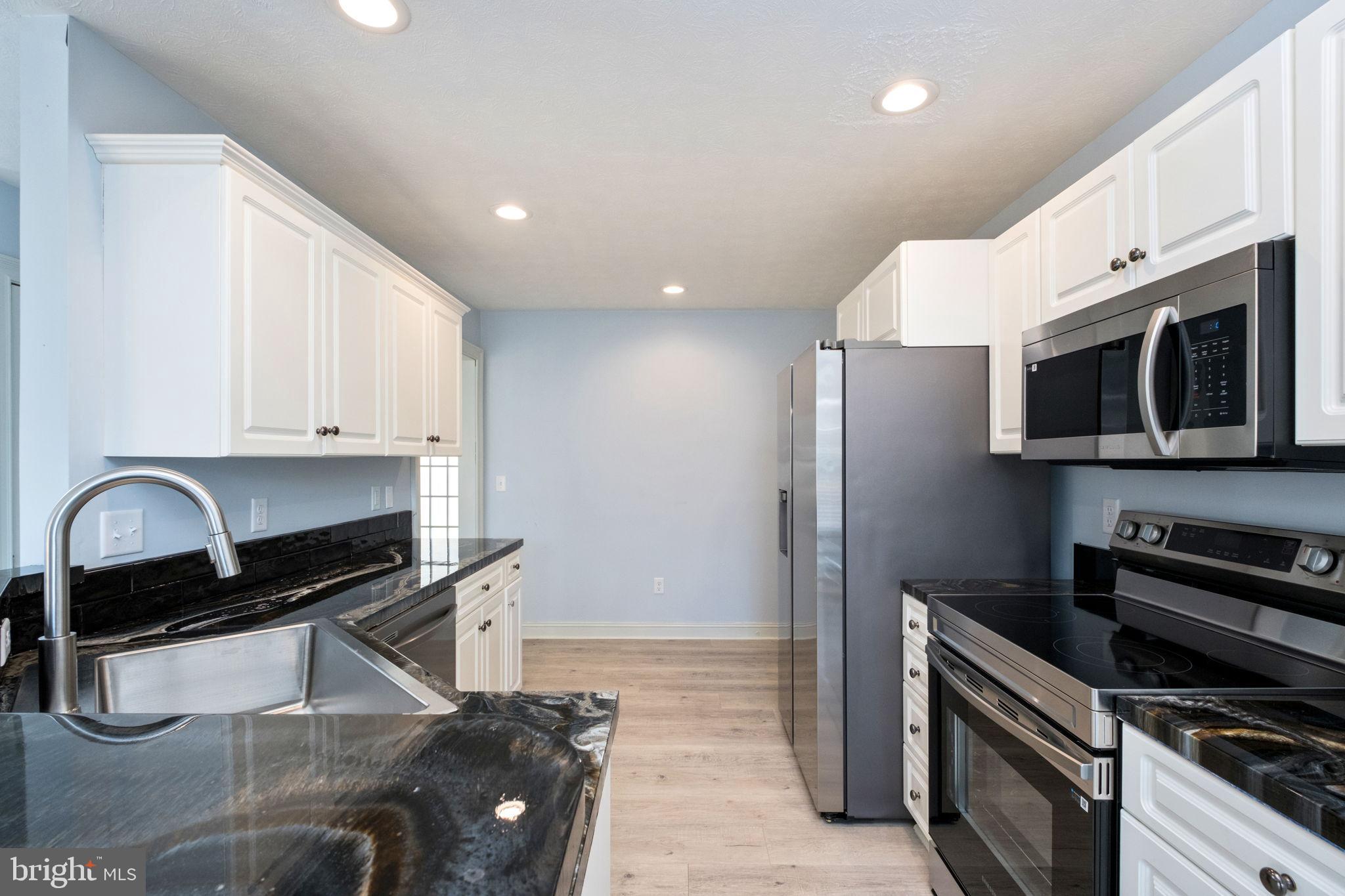 HAMPSHIRE ESTATES - Residential