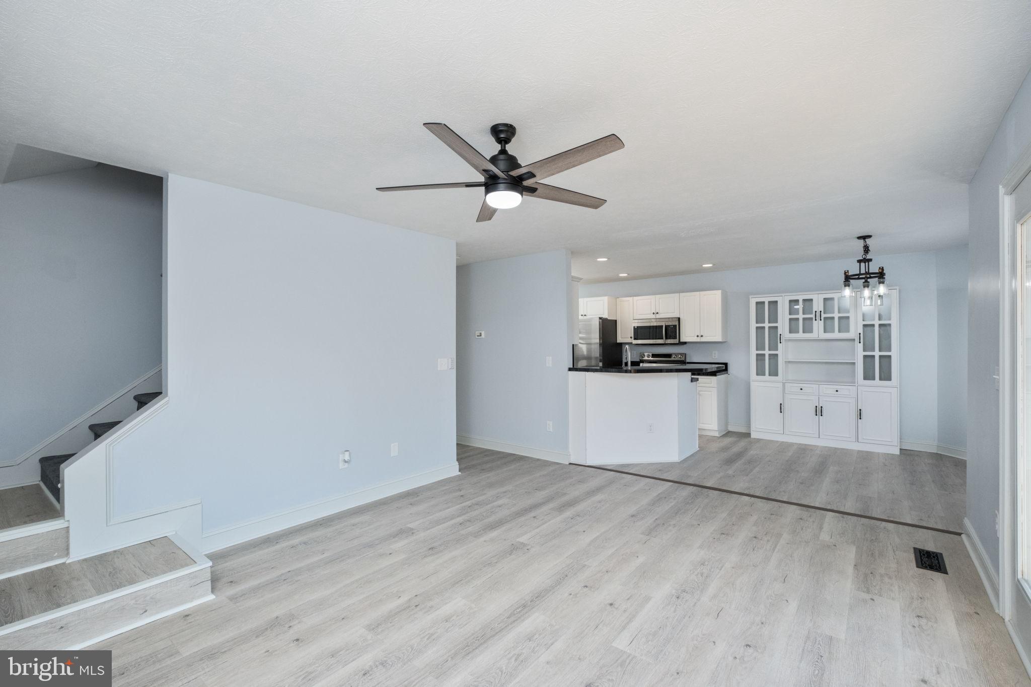 HAMPSHIRE ESTATES - Residential