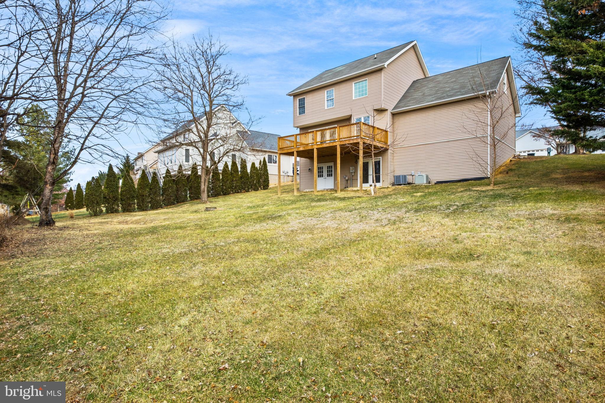 HAMPSHIRE ESTATES - Residential