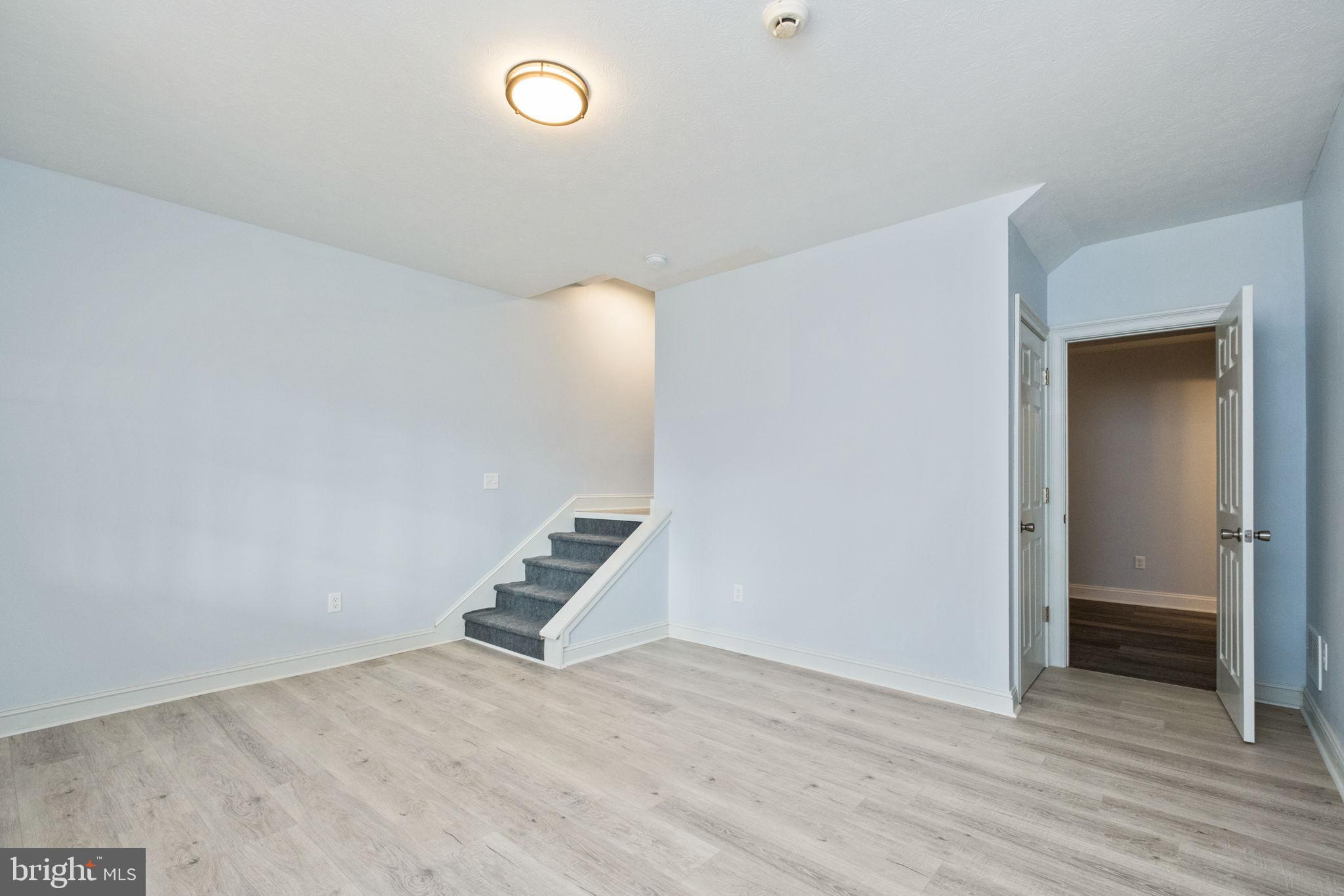 HAMPSHIRE ESTATES - Residential