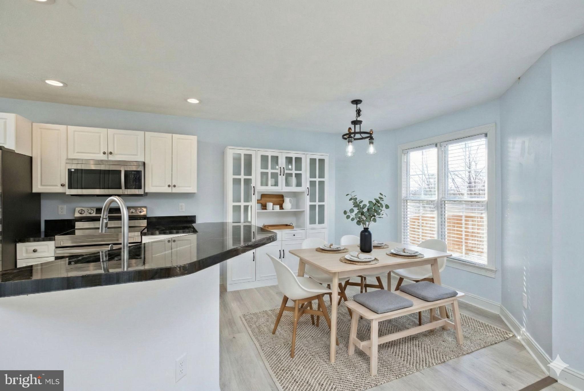 HAMPSHIRE ESTATES - Residential