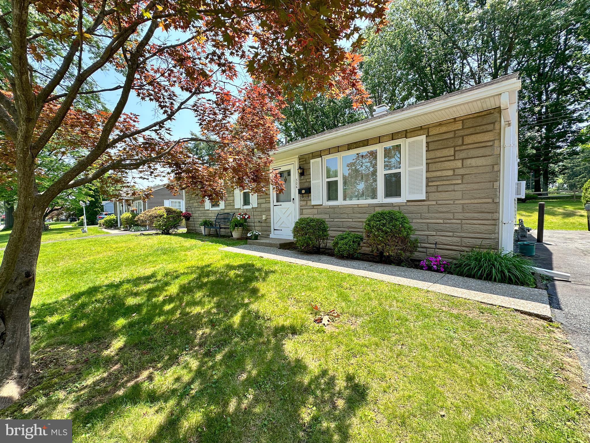 506 CARLISLE AVENUE