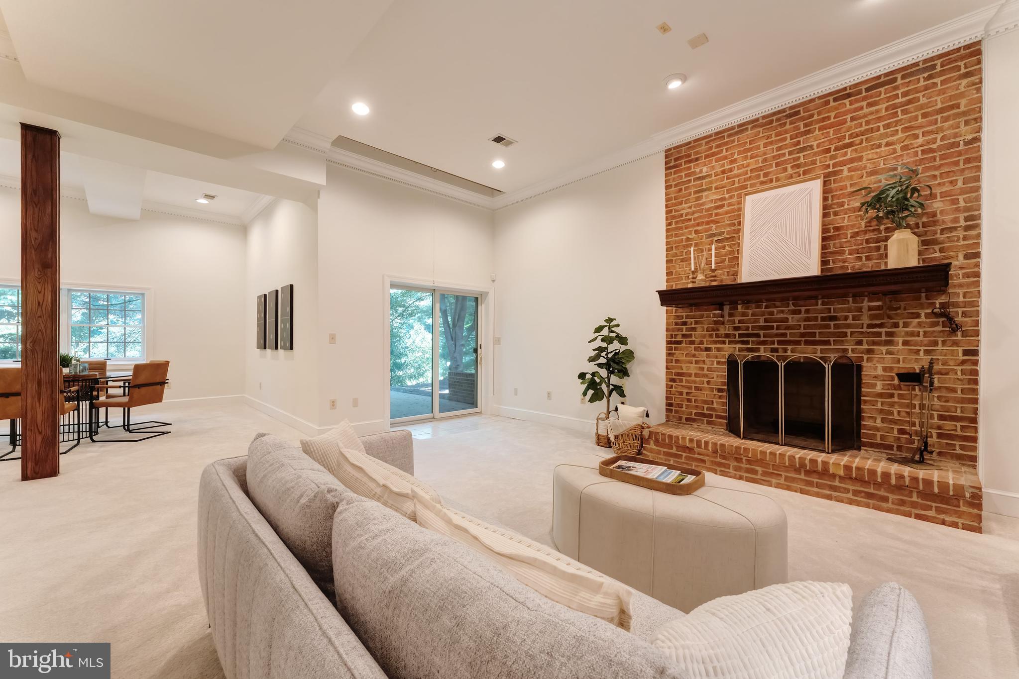 GOLDEN WOODS - Residential