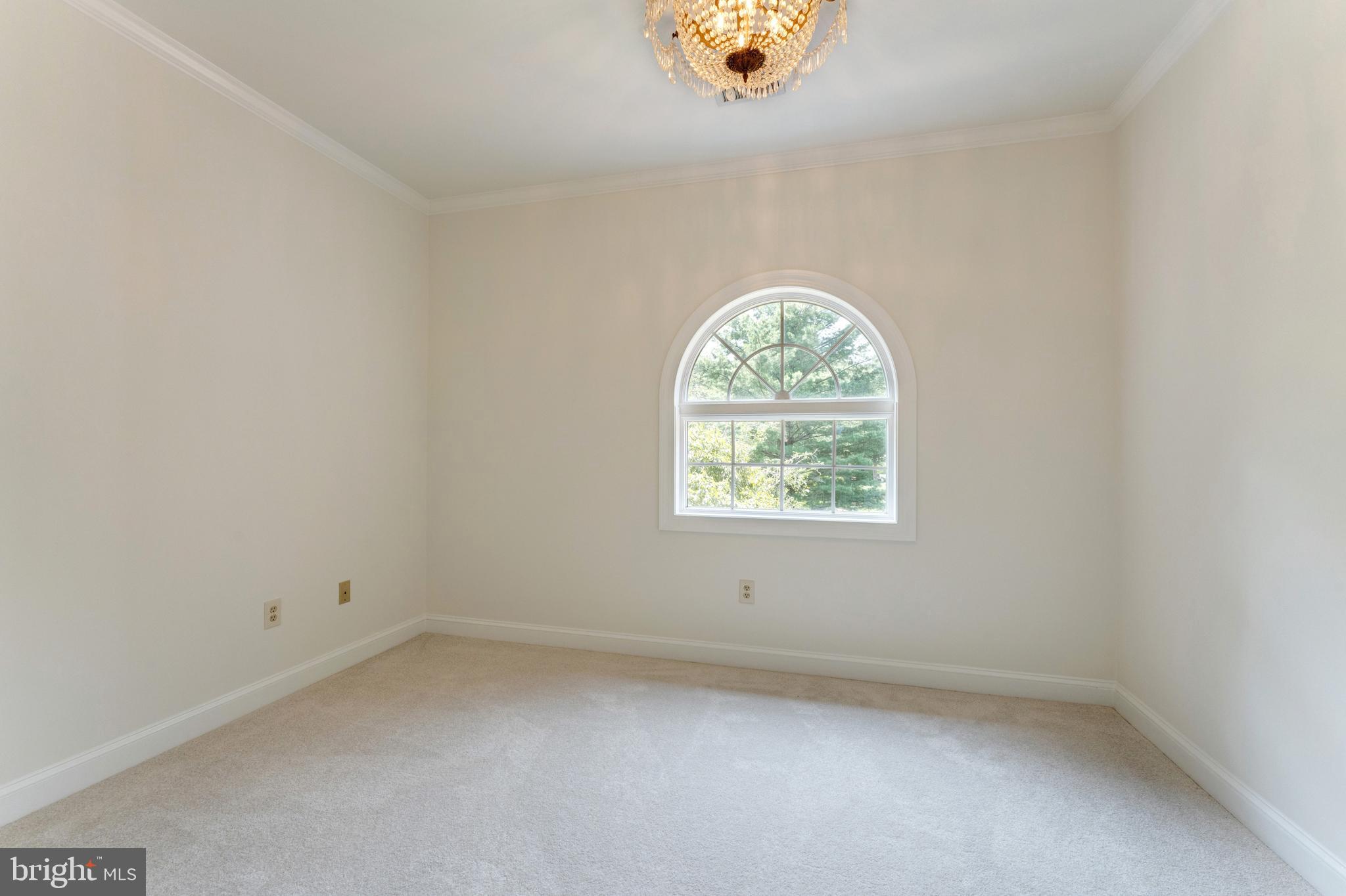 GOLDEN WOODS - Residential