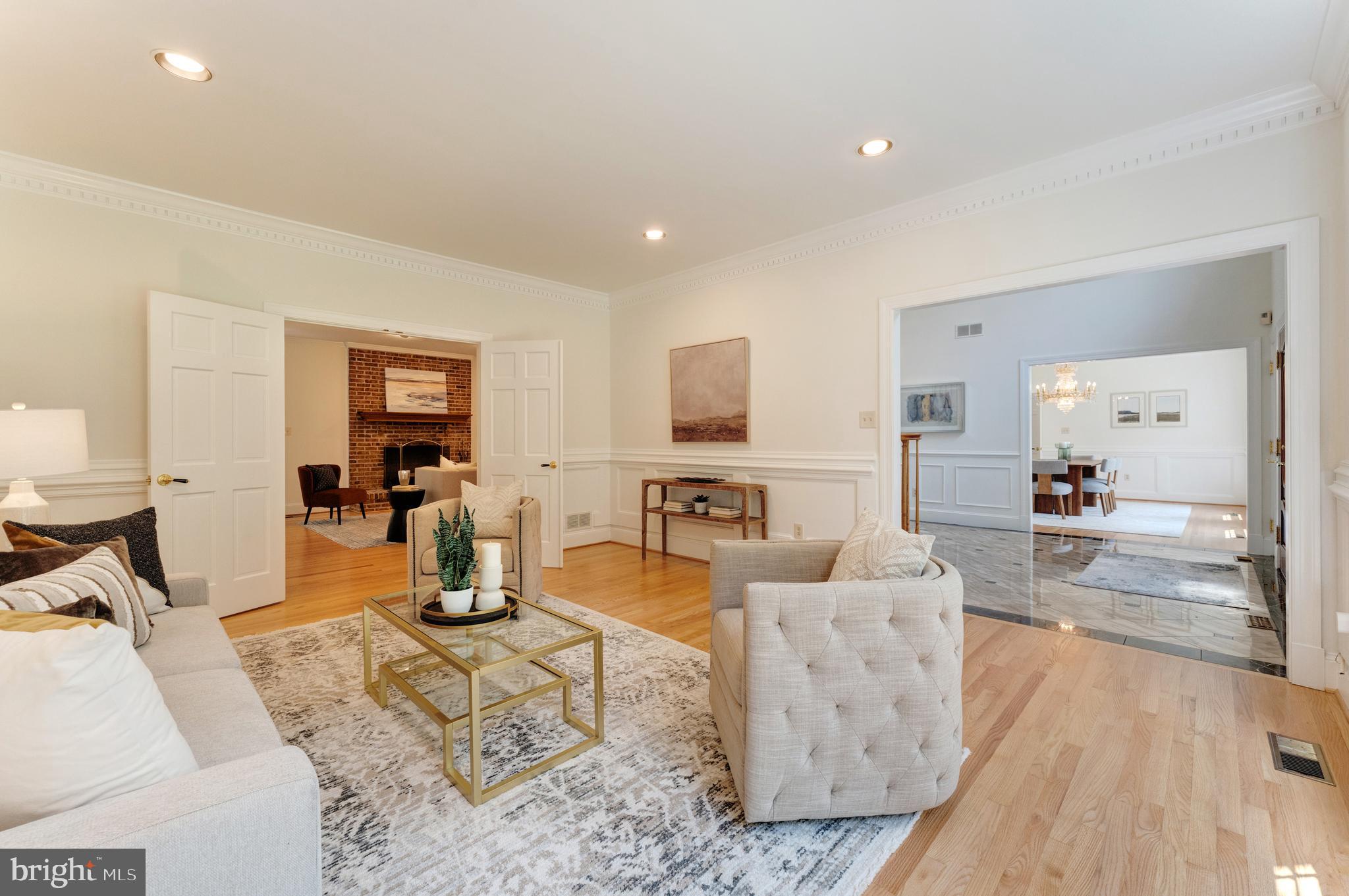 GOLDEN WOODS - Residential