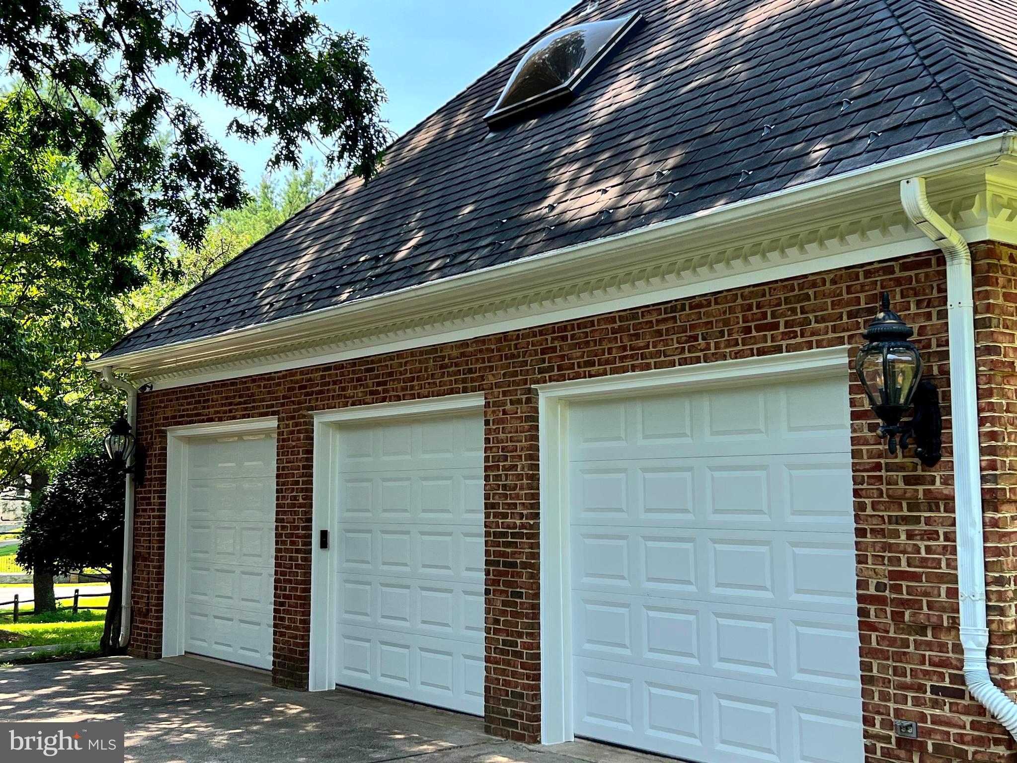 GOLDEN WOODS - Residential